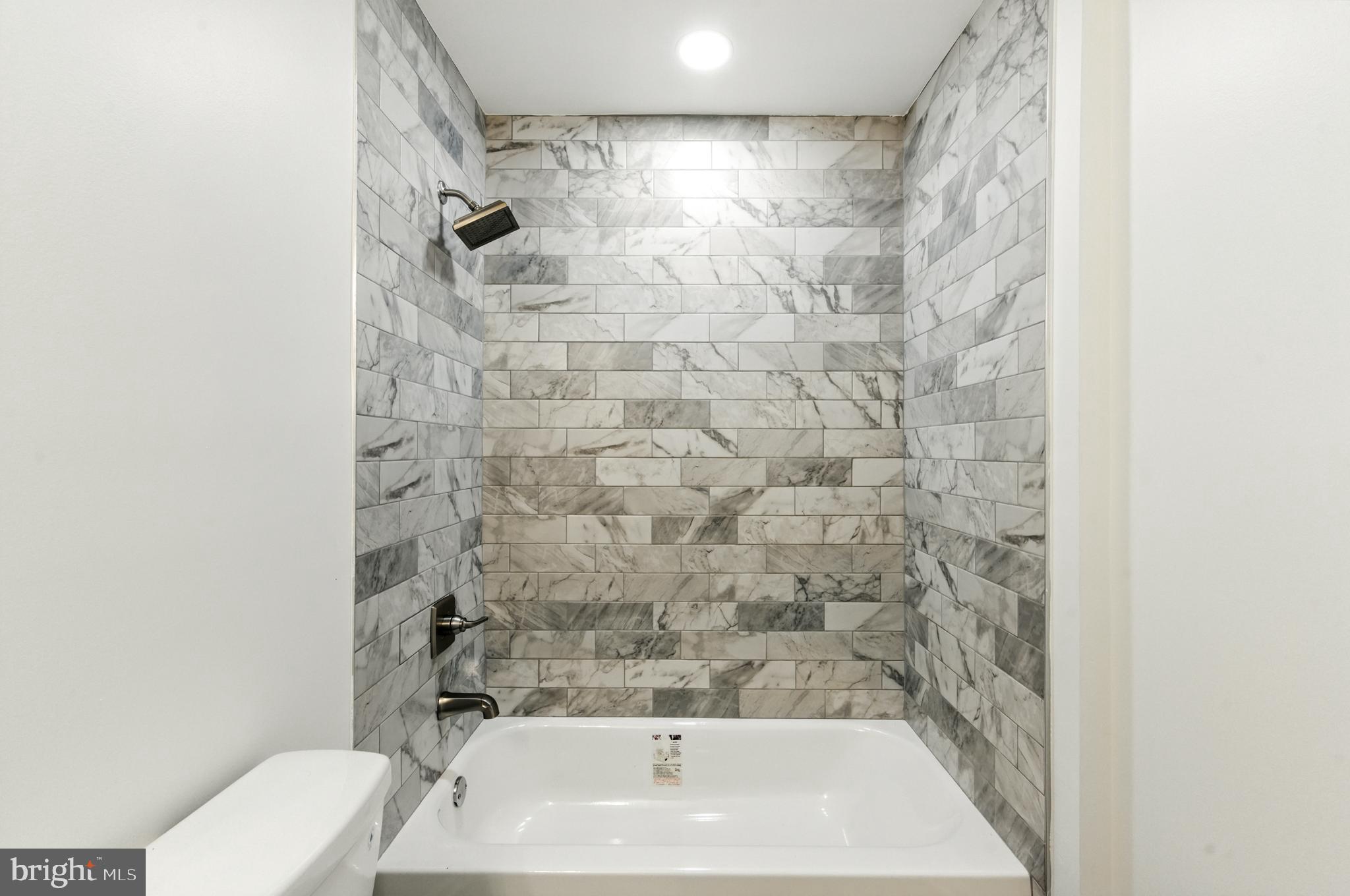 WAYNEWOOD - Residential