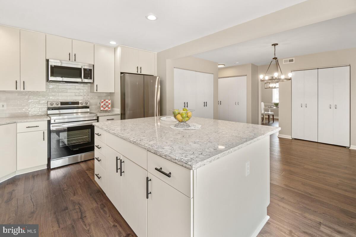 LOCH HAVEN - Residential