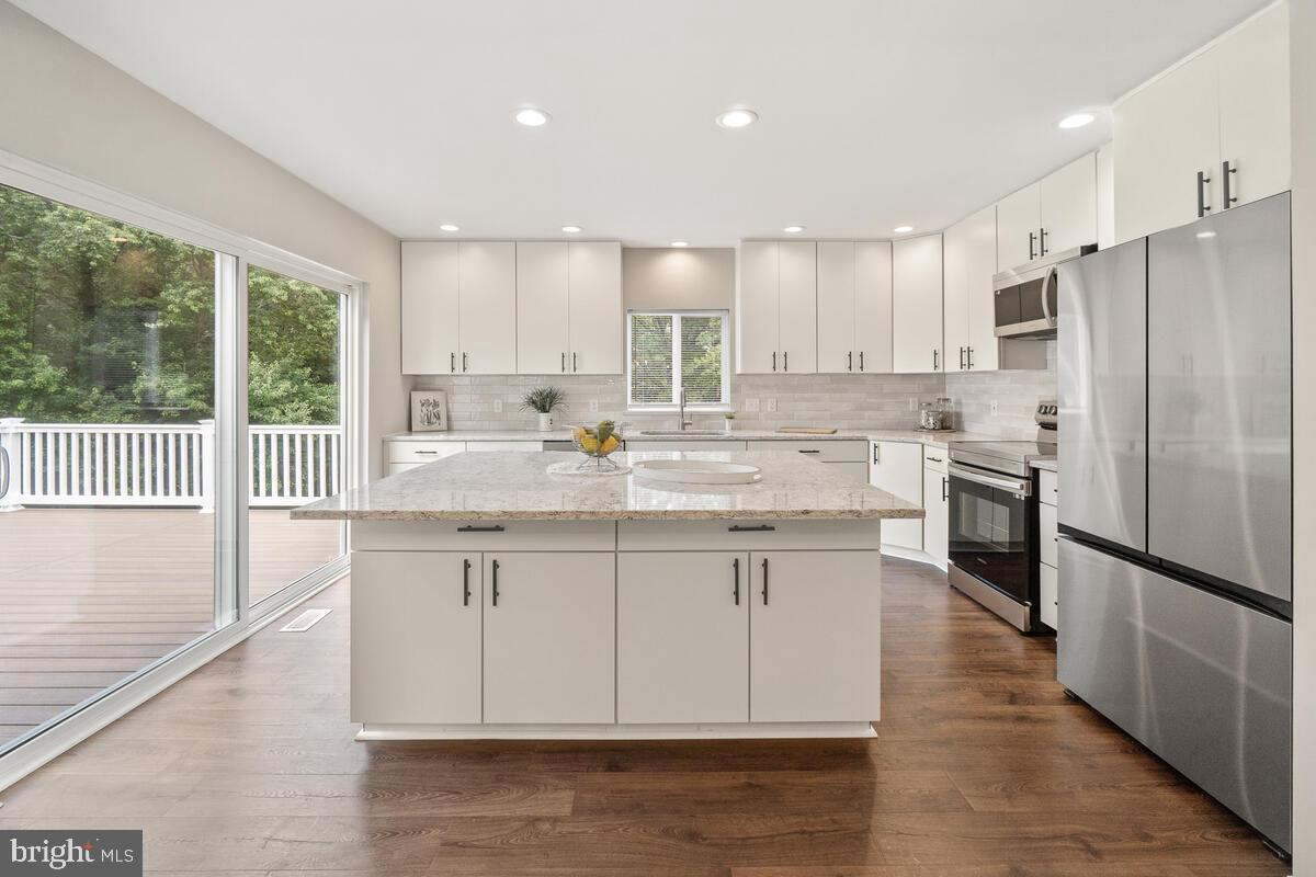 LOCH HAVEN - Residential