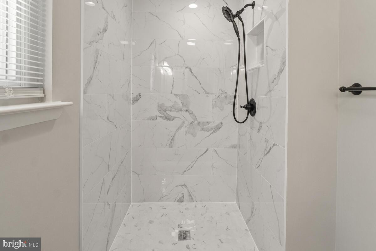 LOCH HAVEN - Residential