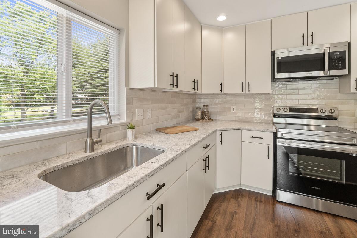 LOCH HAVEN - Residential