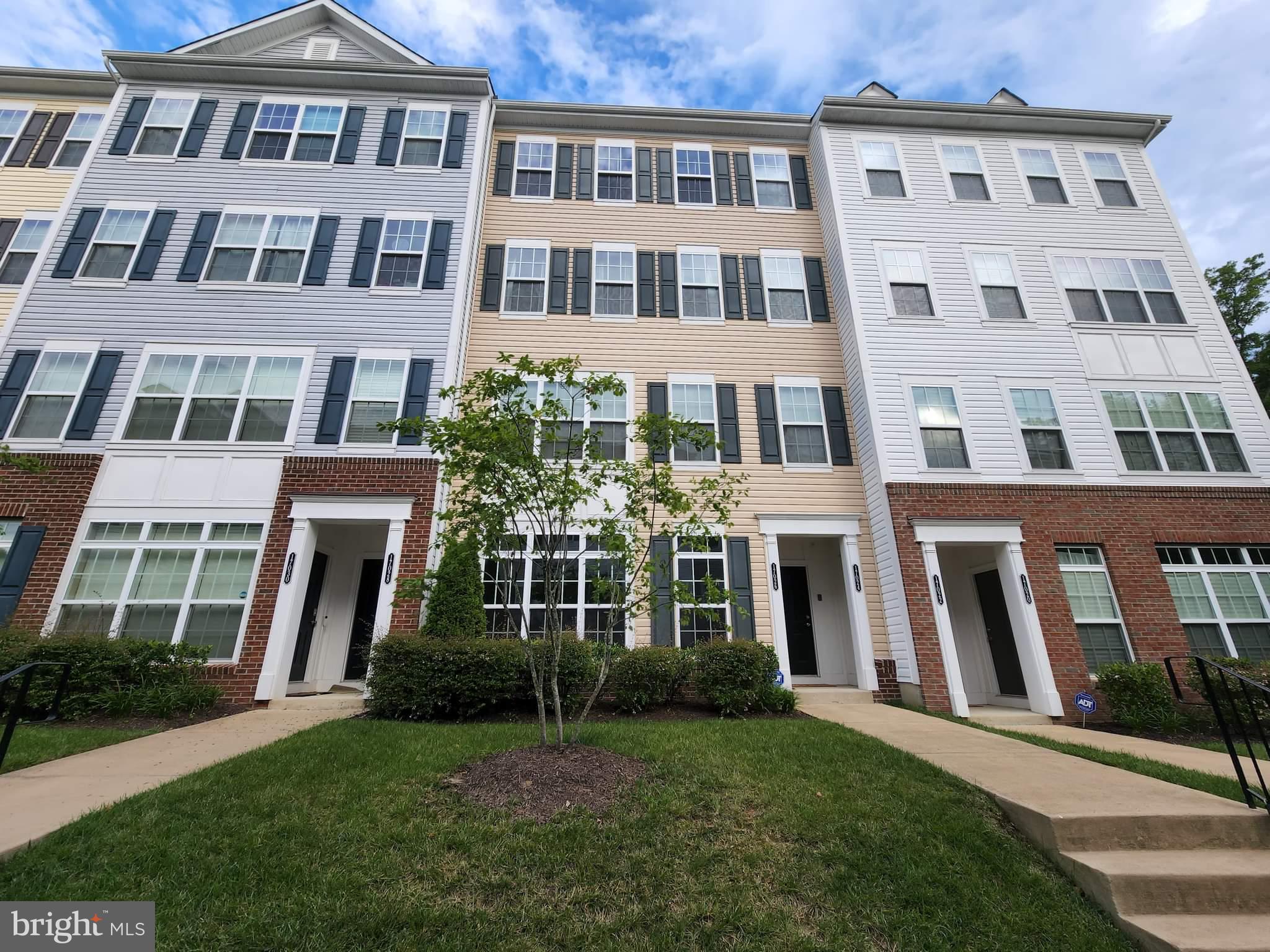 RESIDENCES AT CHERRY HILL - Residential Lease