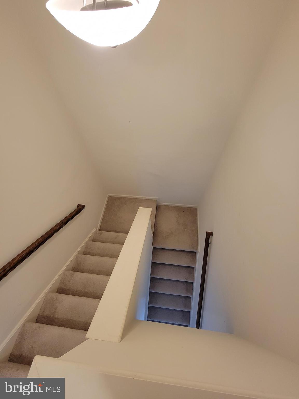 RESIDENCES AT CHERRY HILL - Residential Lease