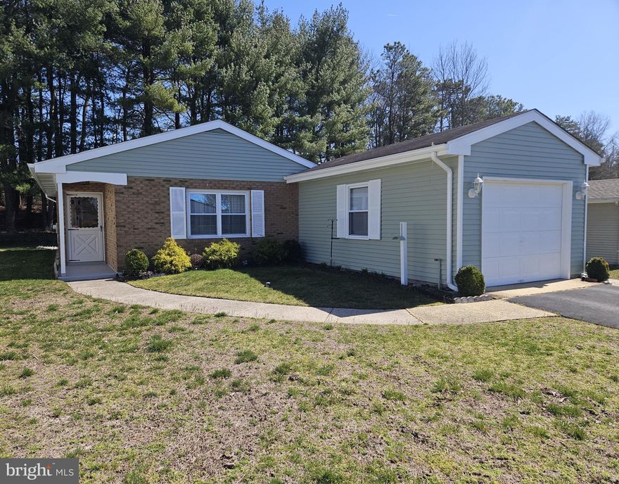 Quiet 55+ community. Quick settlement.