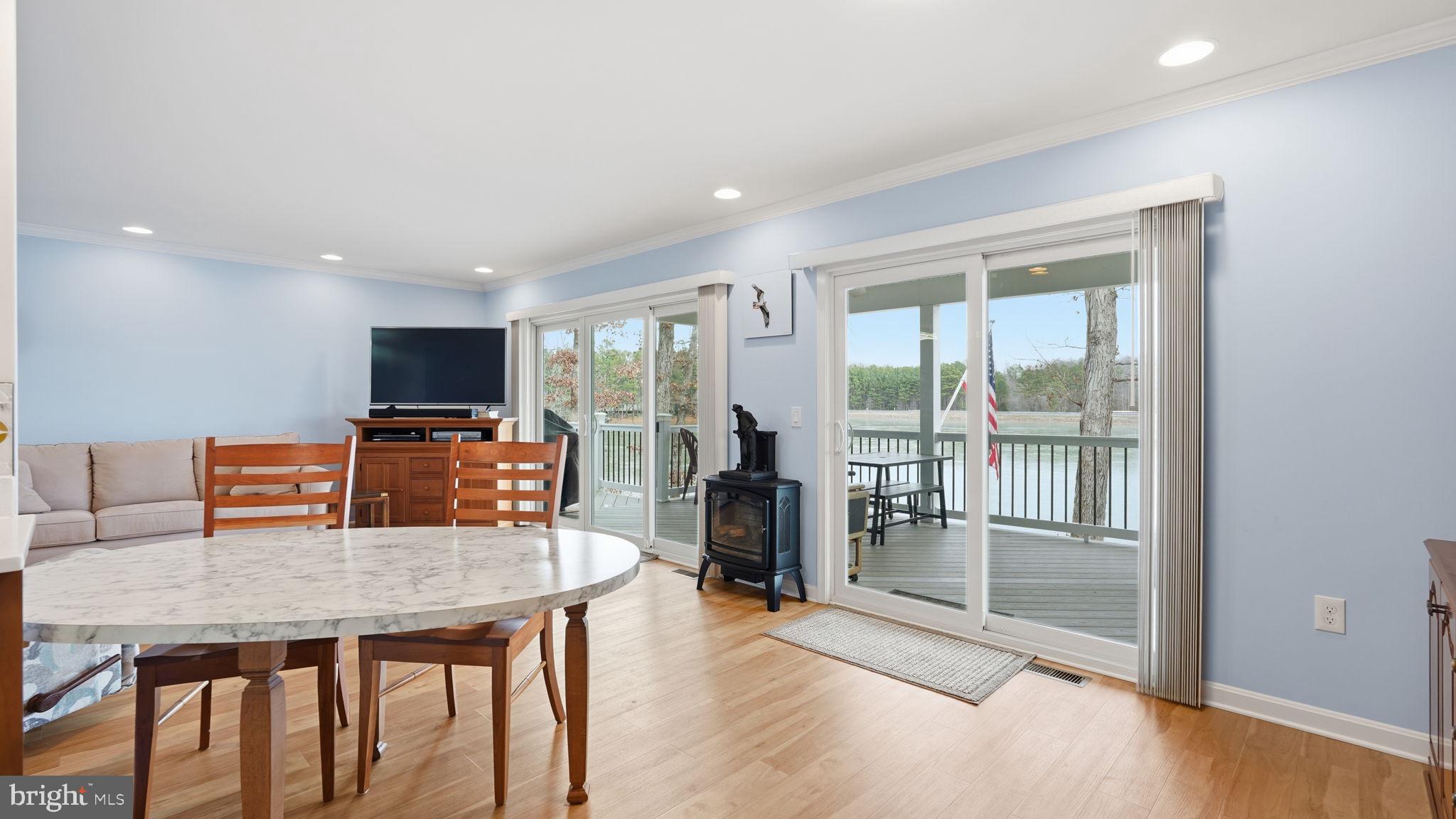 LAKE LAND OR - Residential