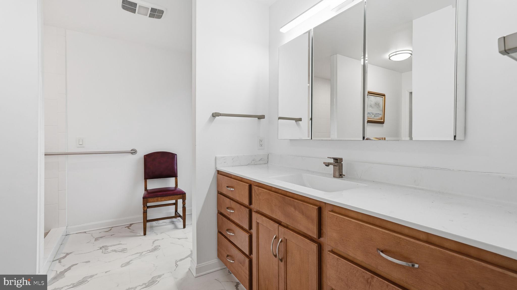 LAKE LAND OR - Residential