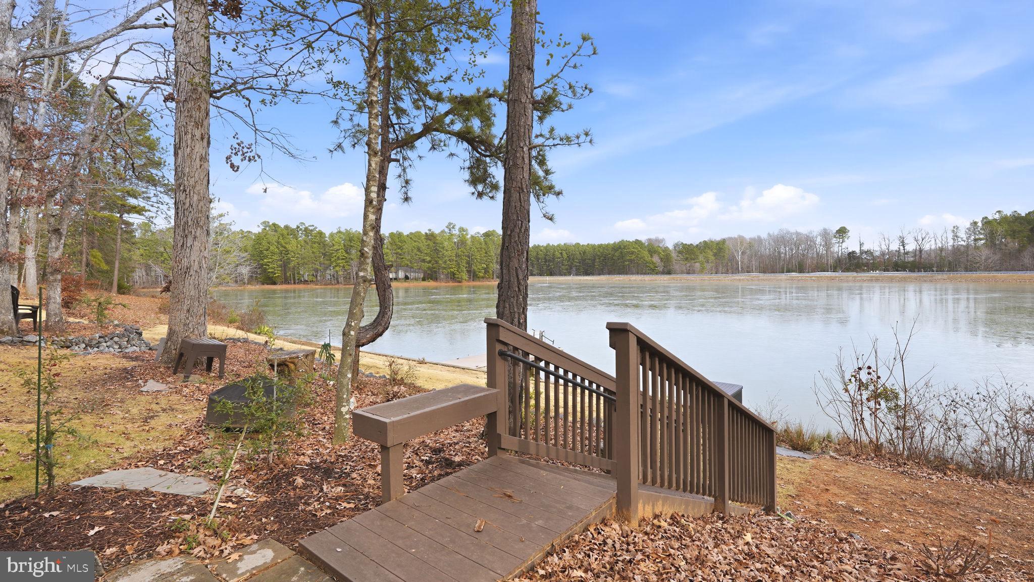 LAKE LAND OR - Residential