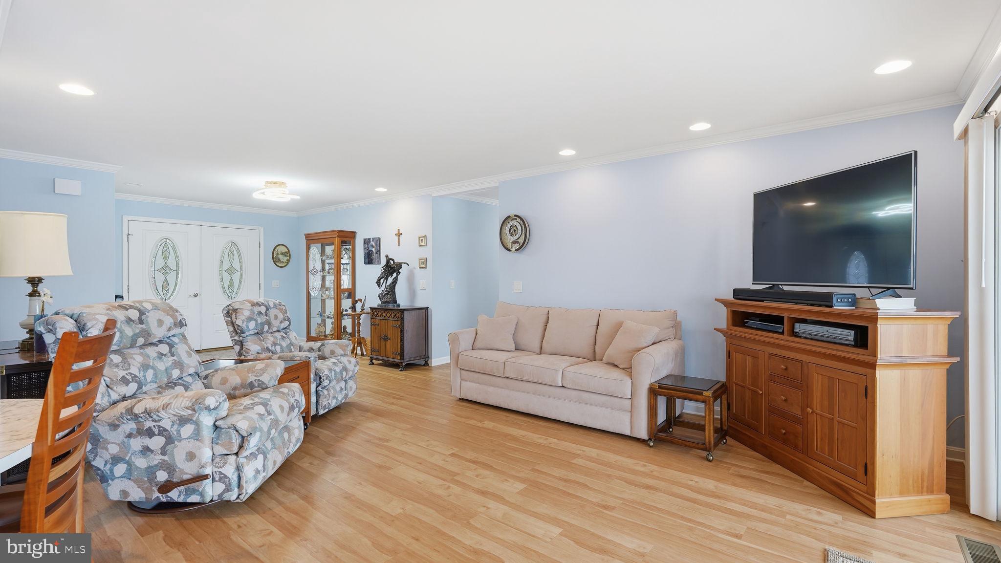 LAKE LAND OR - Residential