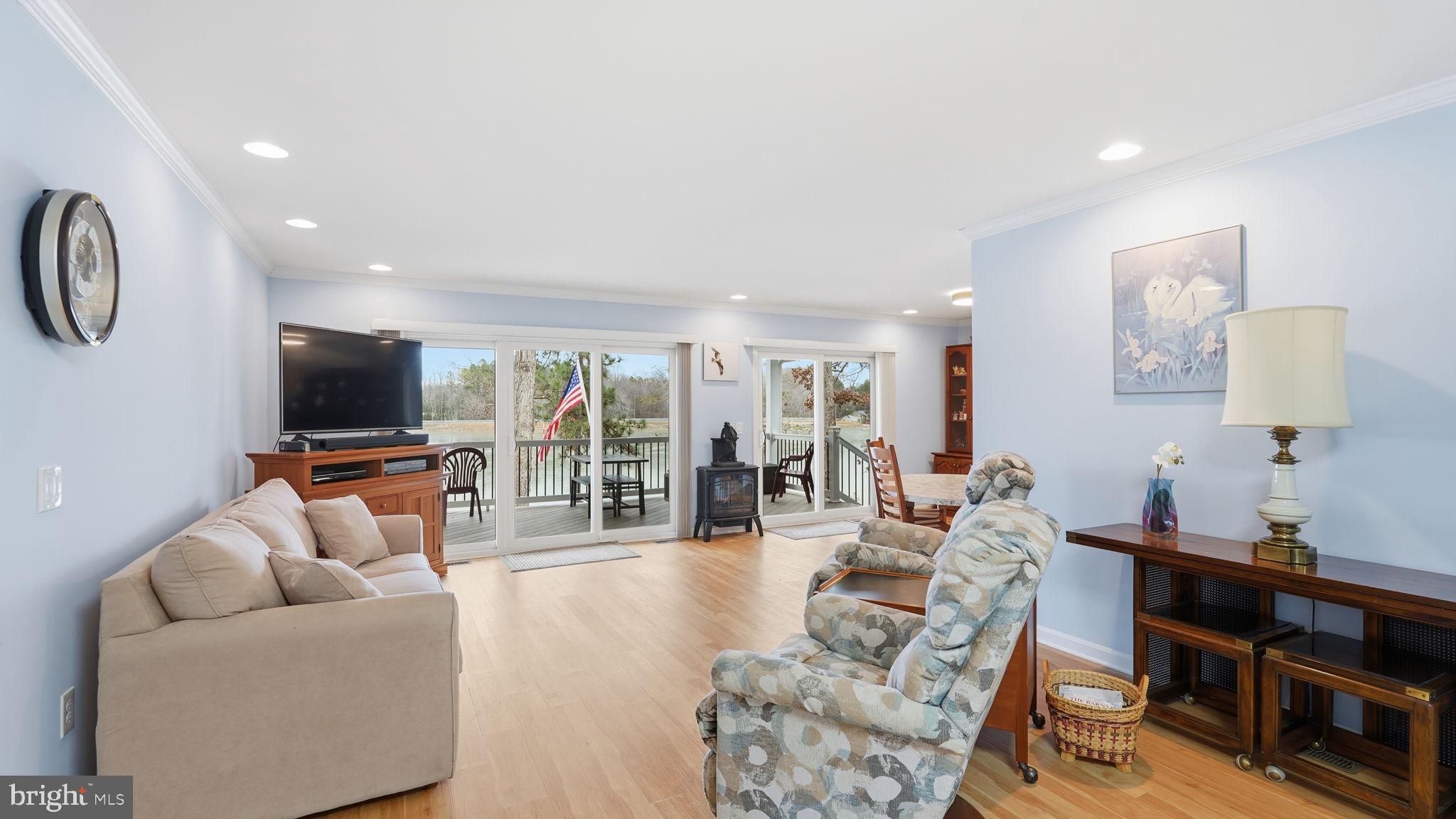 LAKE LAND OR - Residential