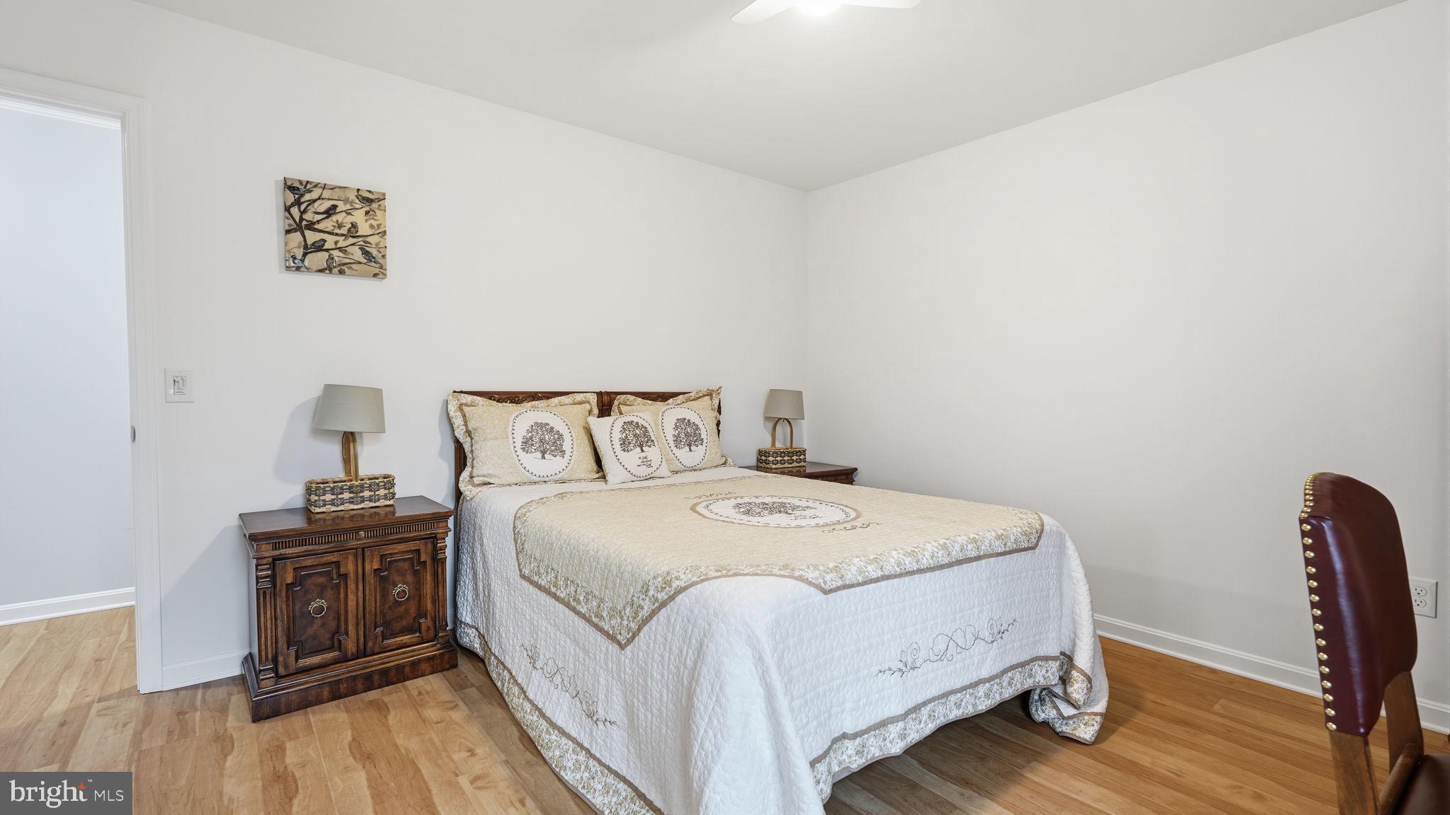 LAKE LAND OR - Residential