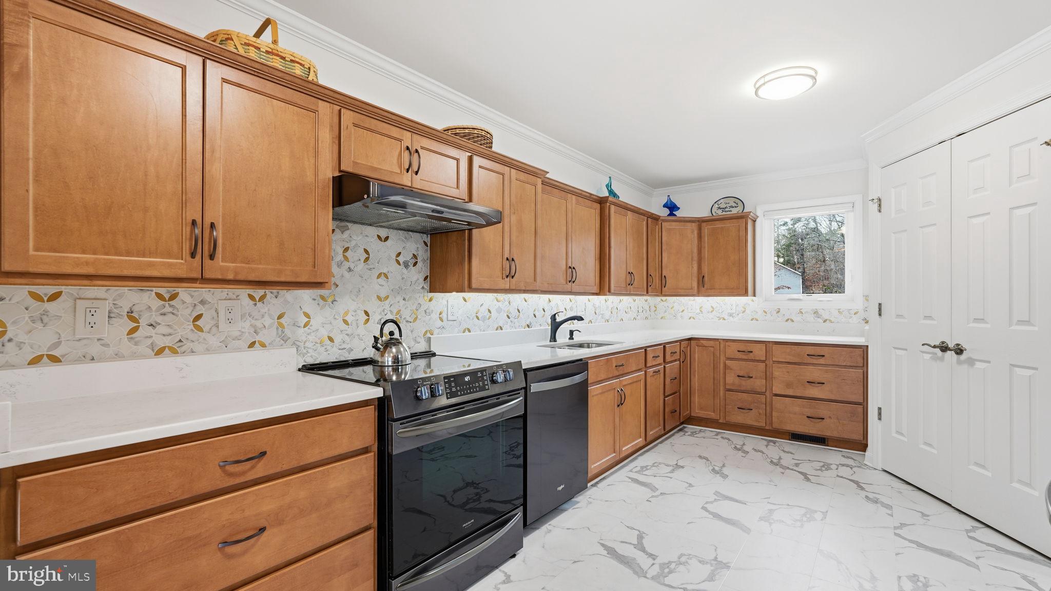 LAKE LAND OR - Residential