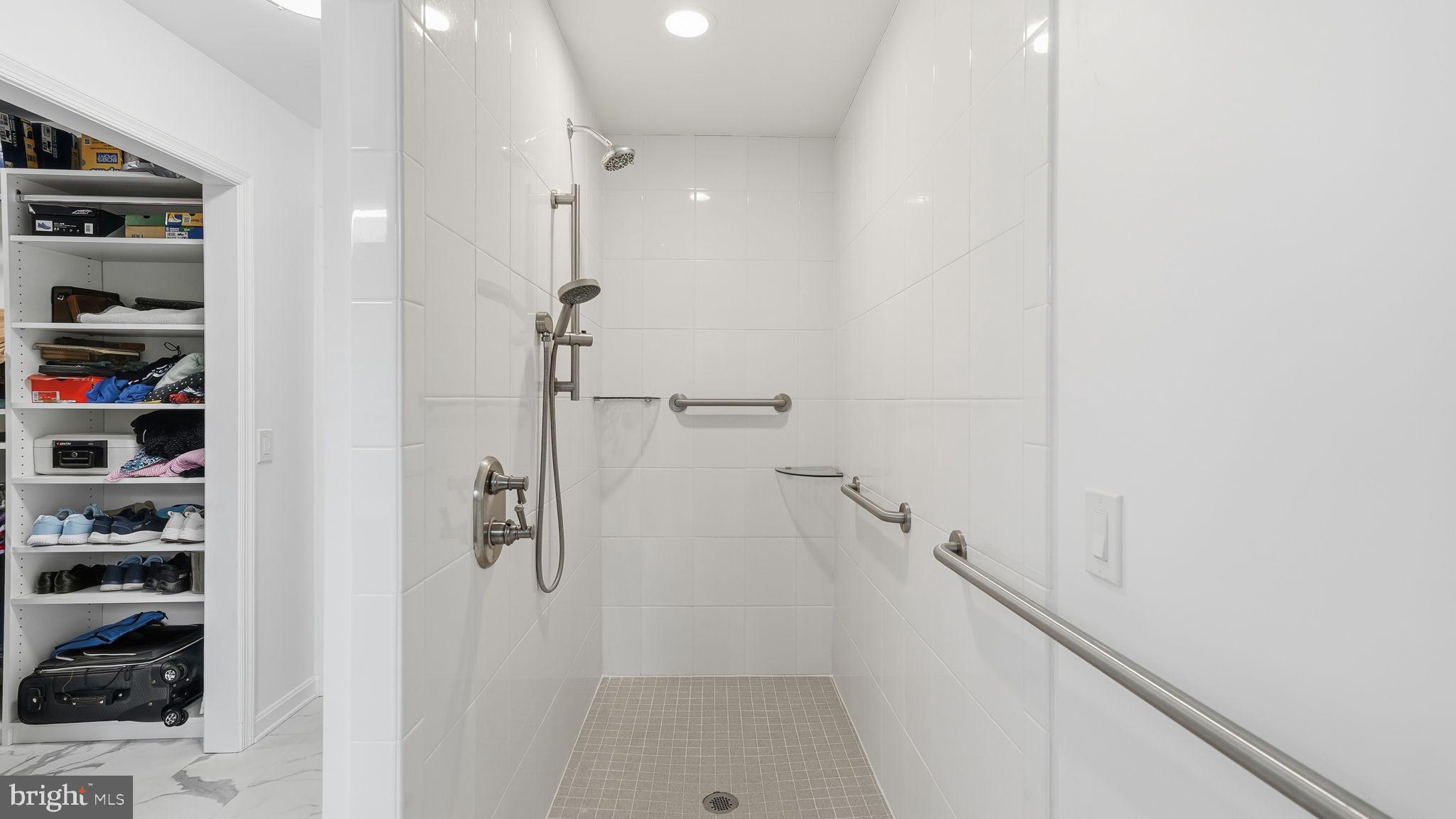 LAKE LAND OR - Residential