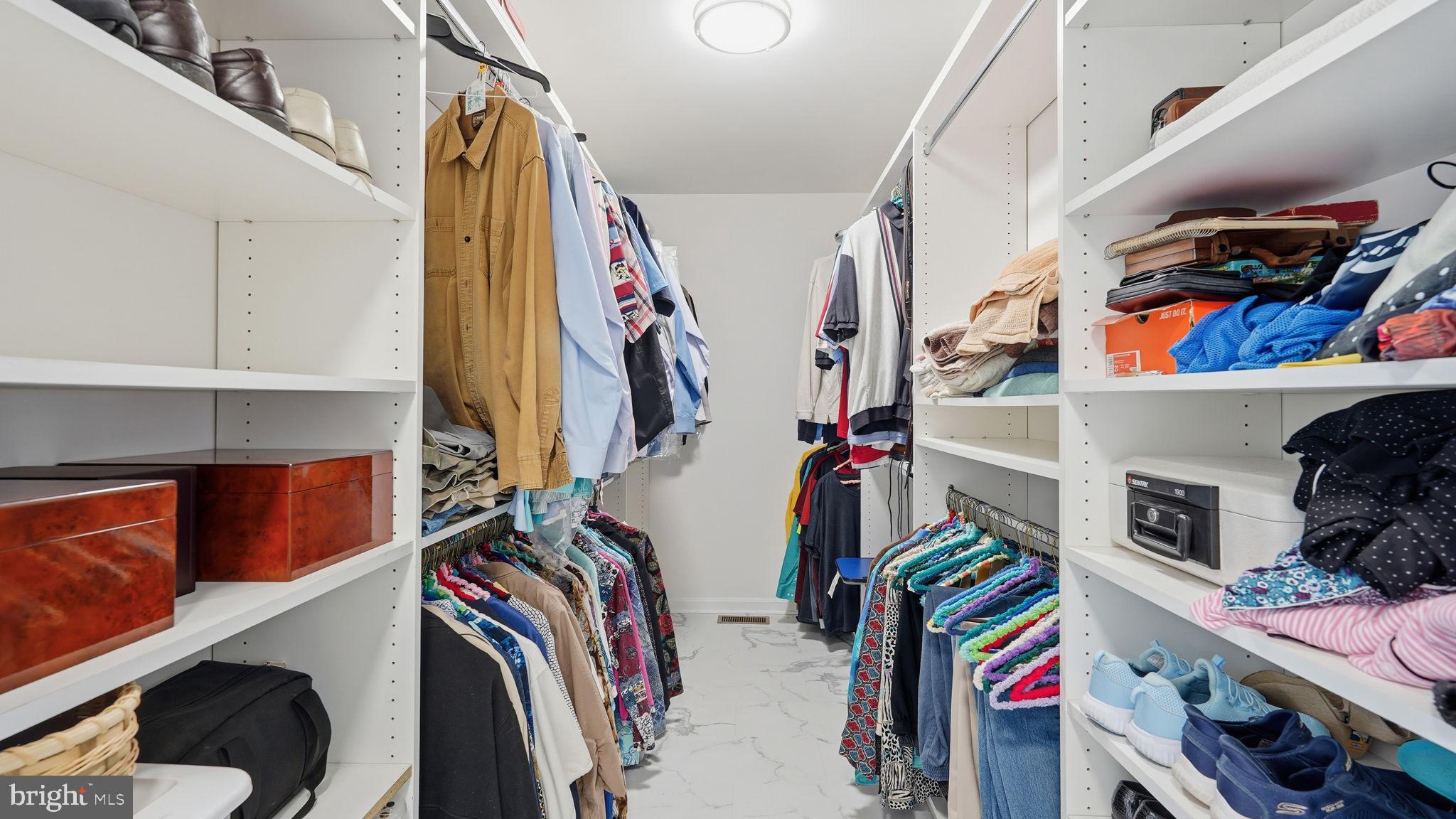 LAKE LAND OR - Residential