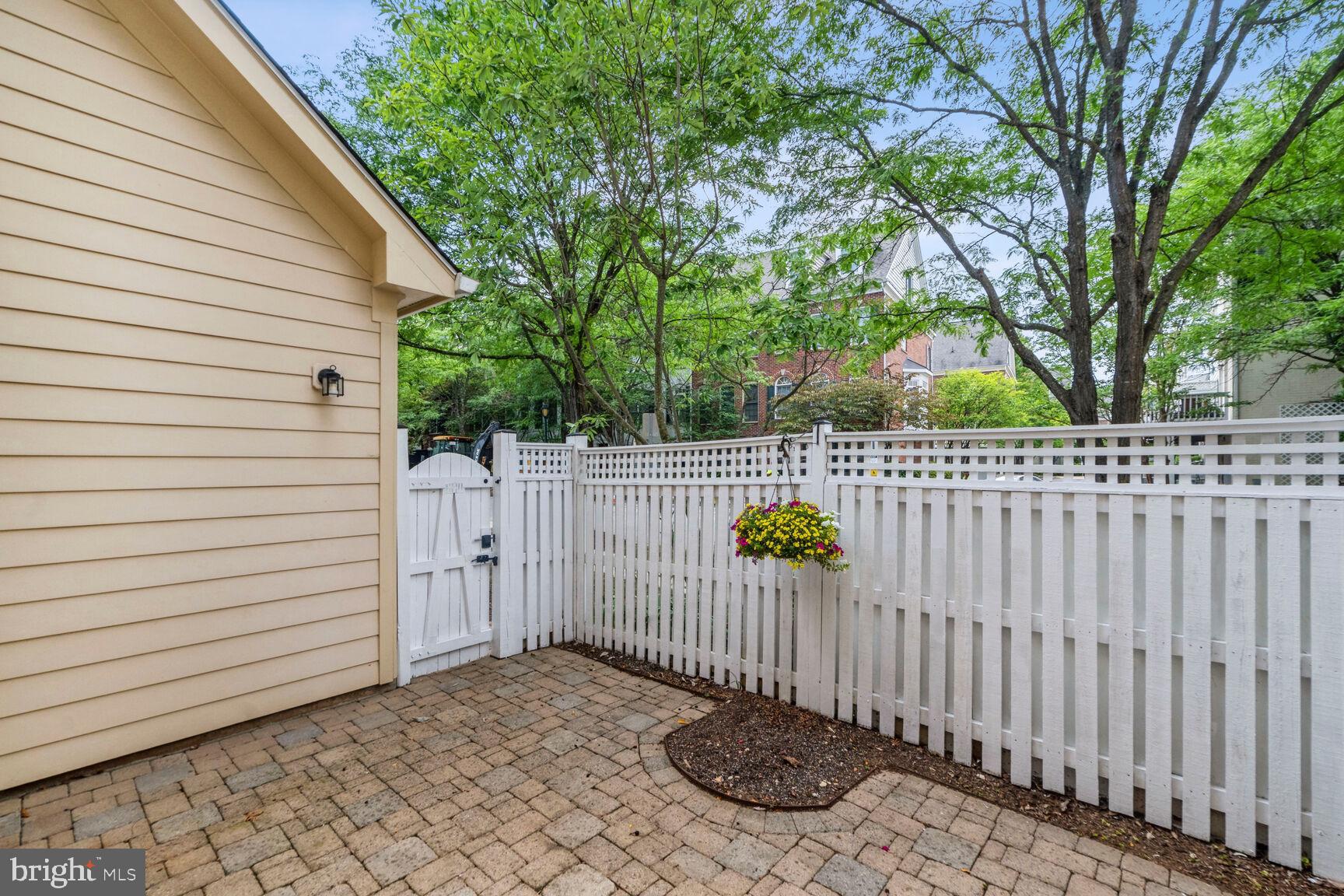 FALLSGROVE - Residential