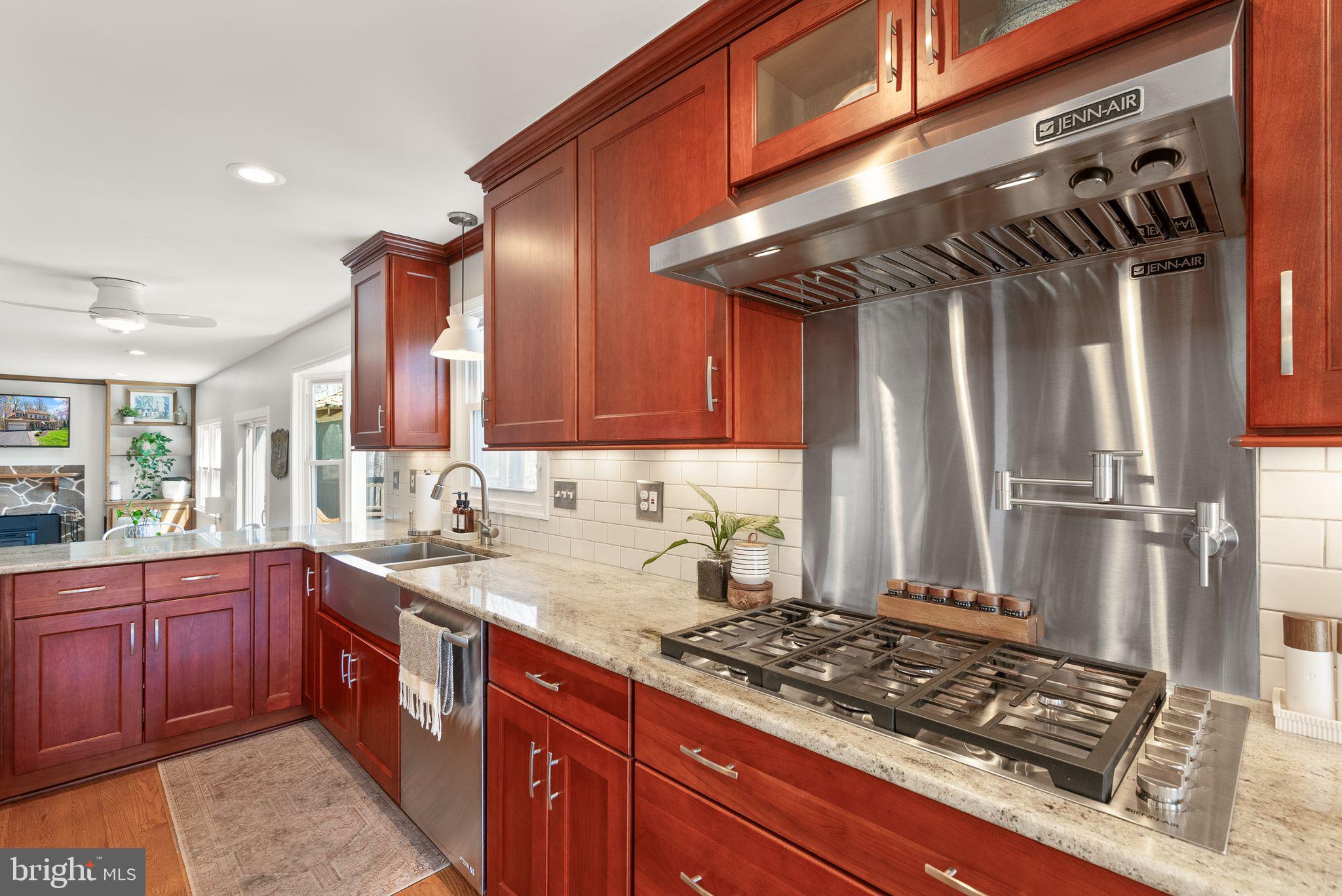 POHICK STATION - Residential