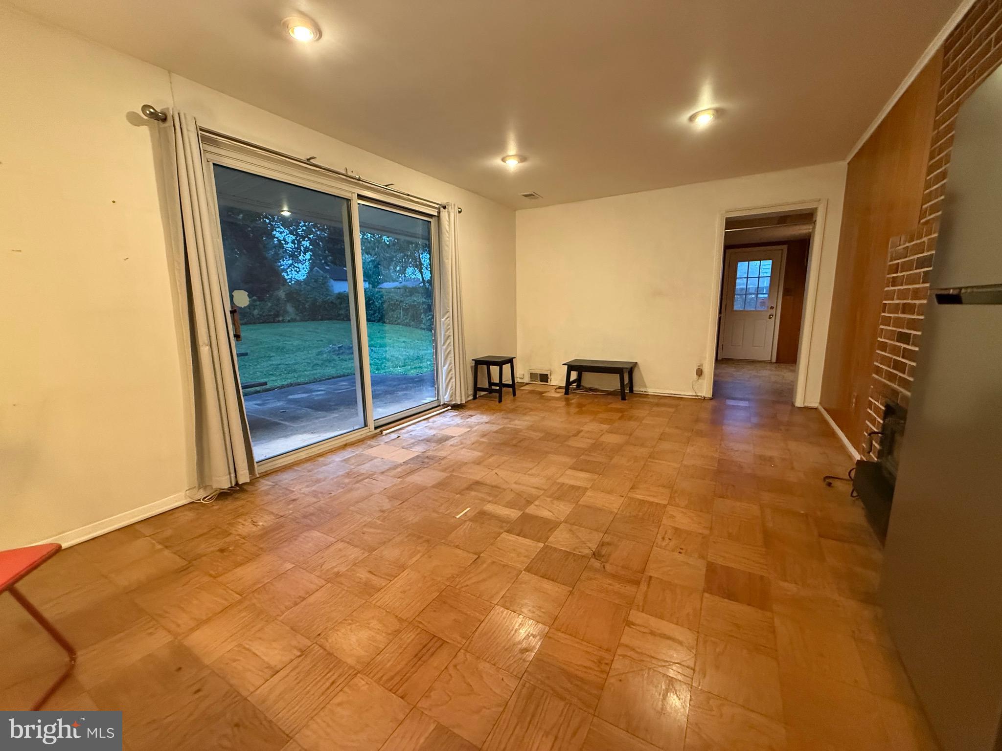 NORTH SPRINGFIELD - Residential