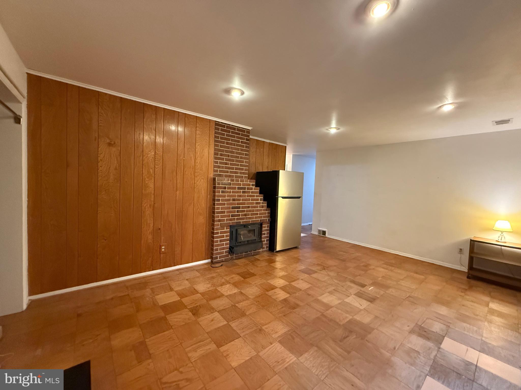 NORTH SPRINGFIELD - Residential