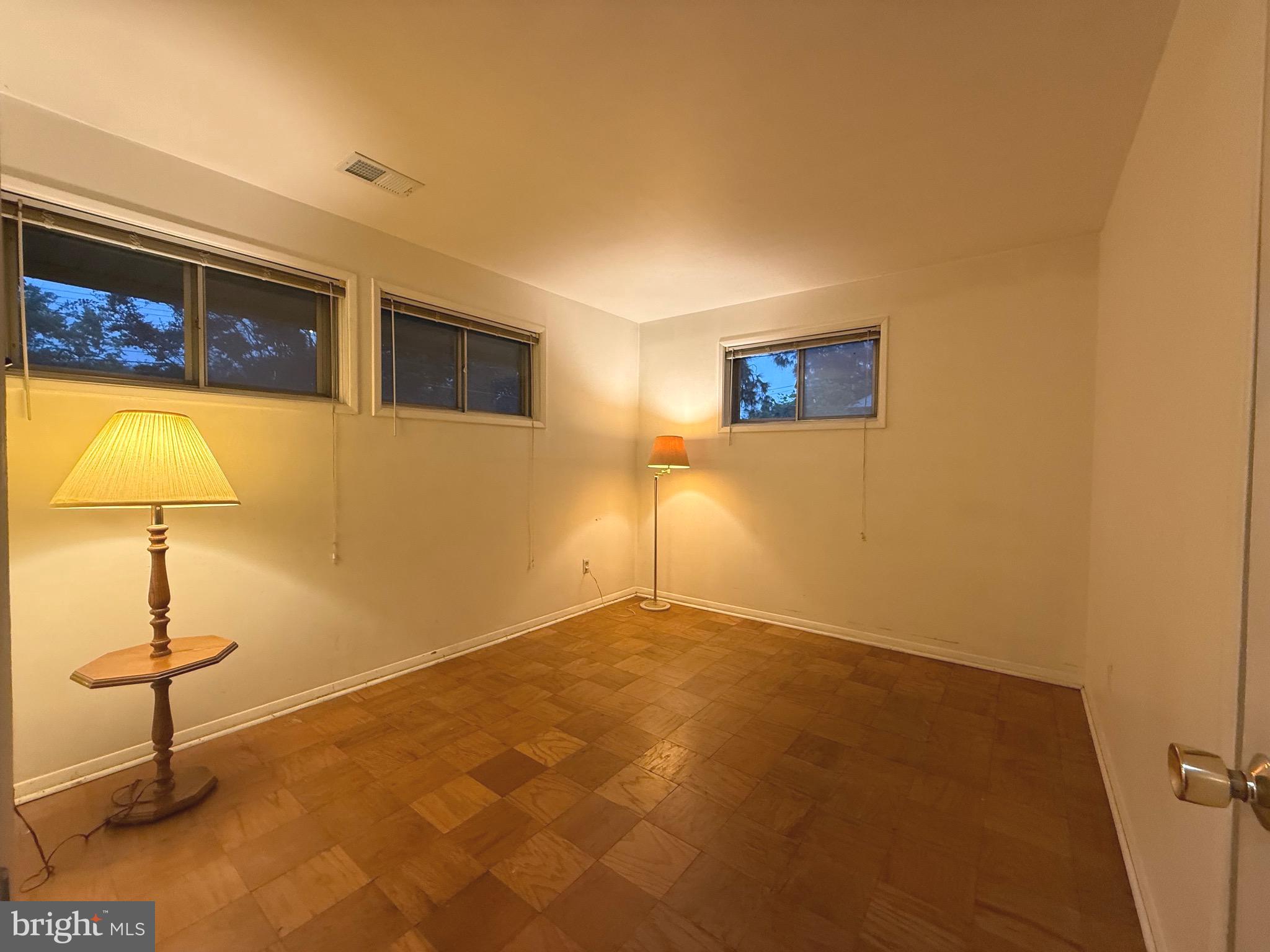 NORTH SPRINGFIELD - Residential