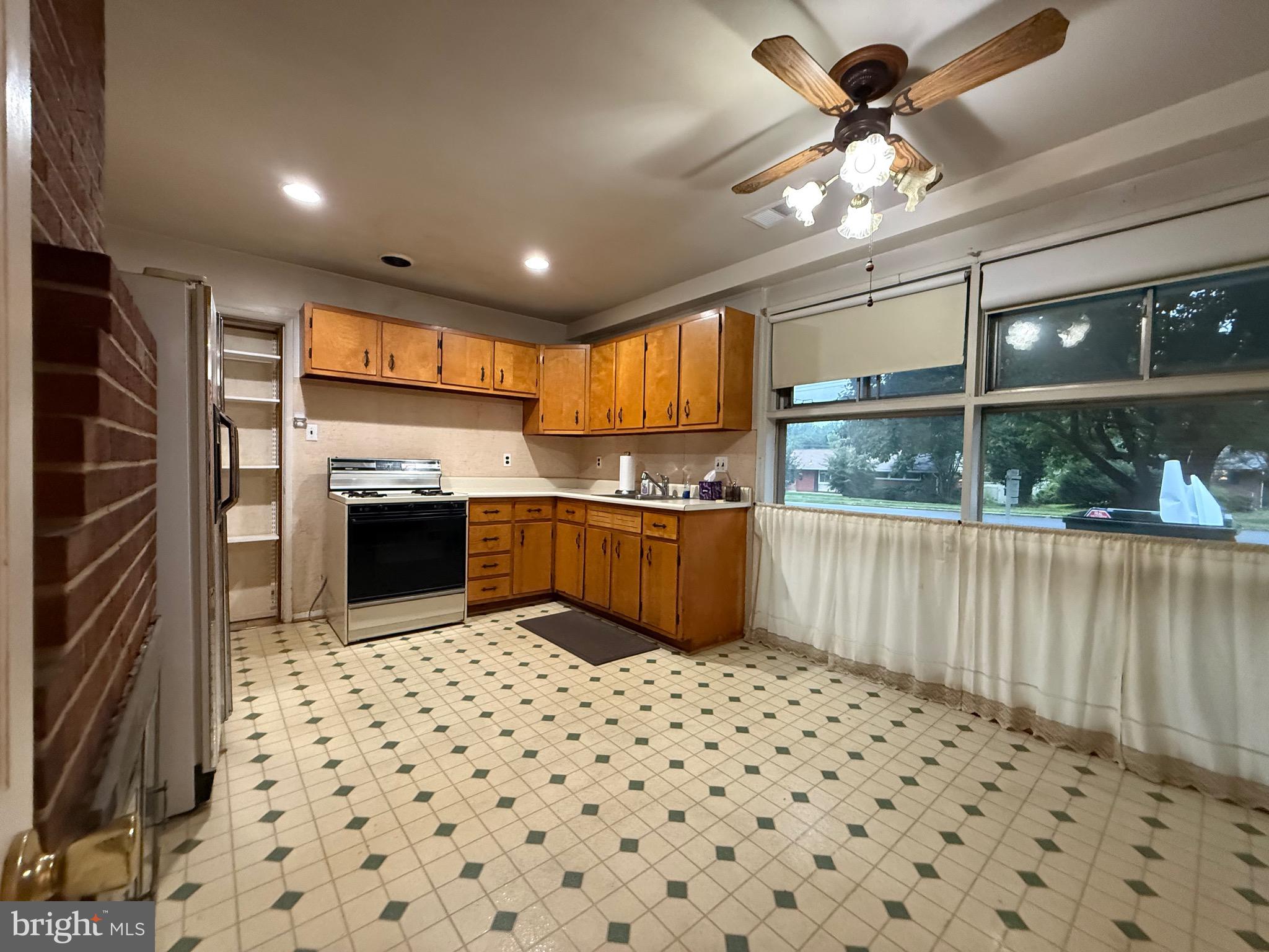 NORTH SPRINGFIELD - Residential