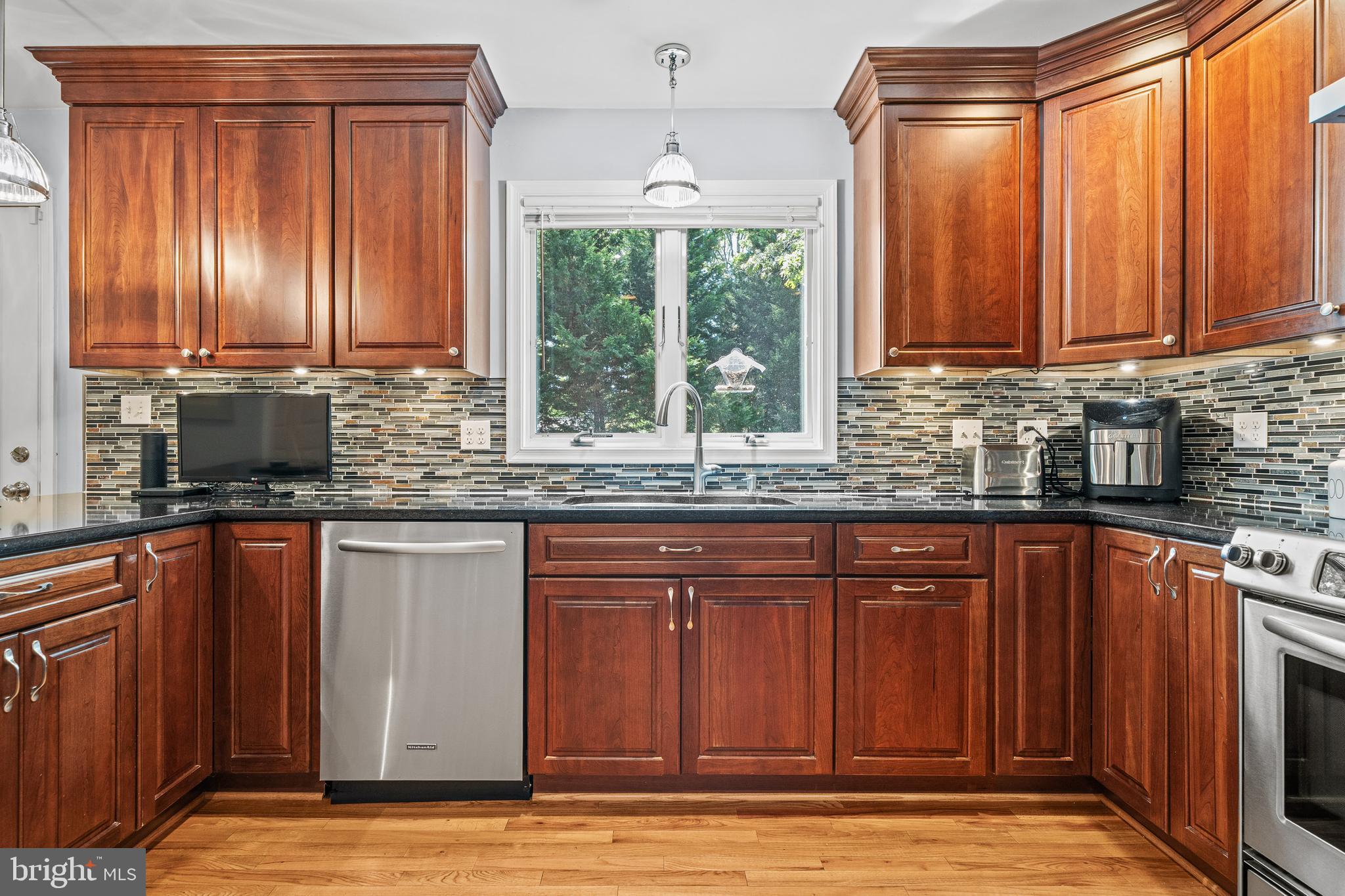 467 CORNWALL COURT