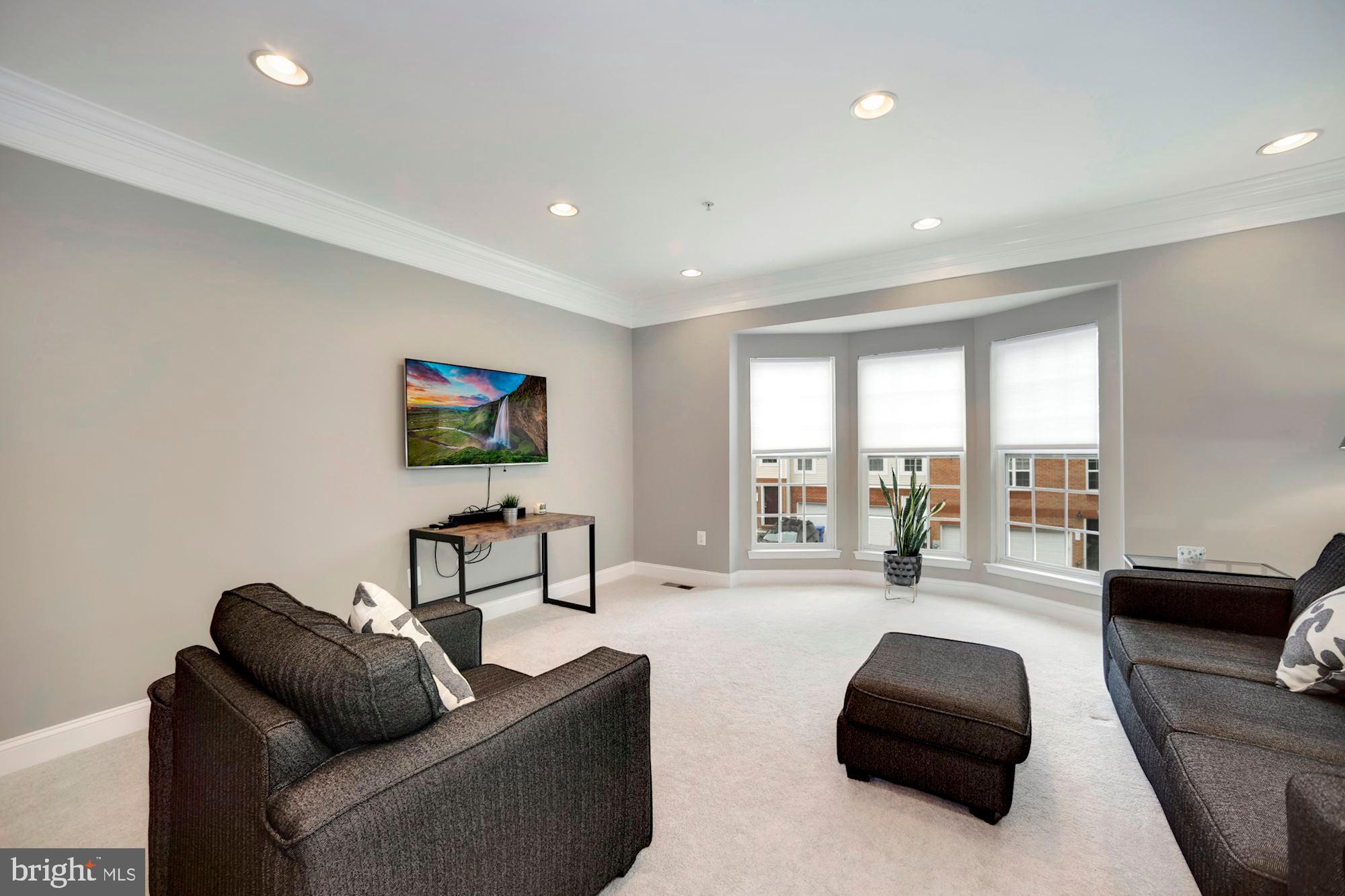 RIVERWATCH IND HEAD - Residential