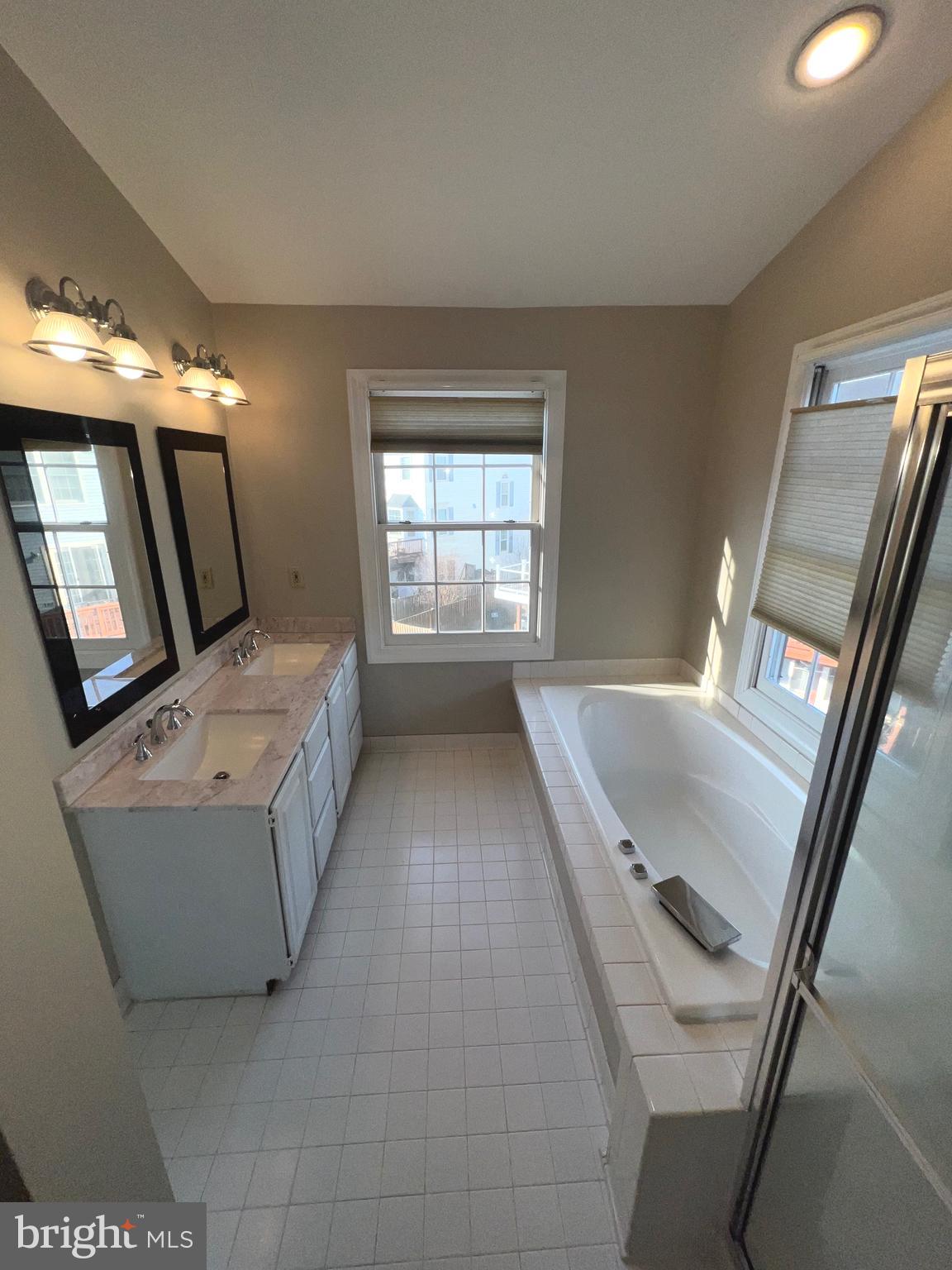 CENTRE RIDGE - Residential