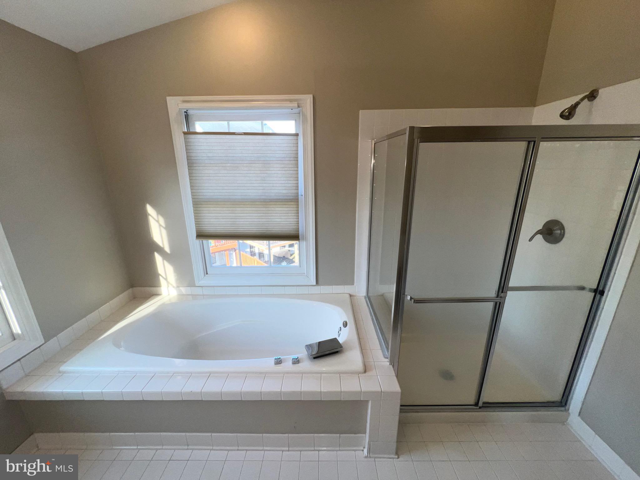 CENTRE RIDGE - Residential