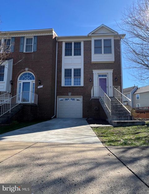 Photo of 14217 Belt Buckle Court, CENTREVILLE, VA 20121 (MLS # VAFX2295896)