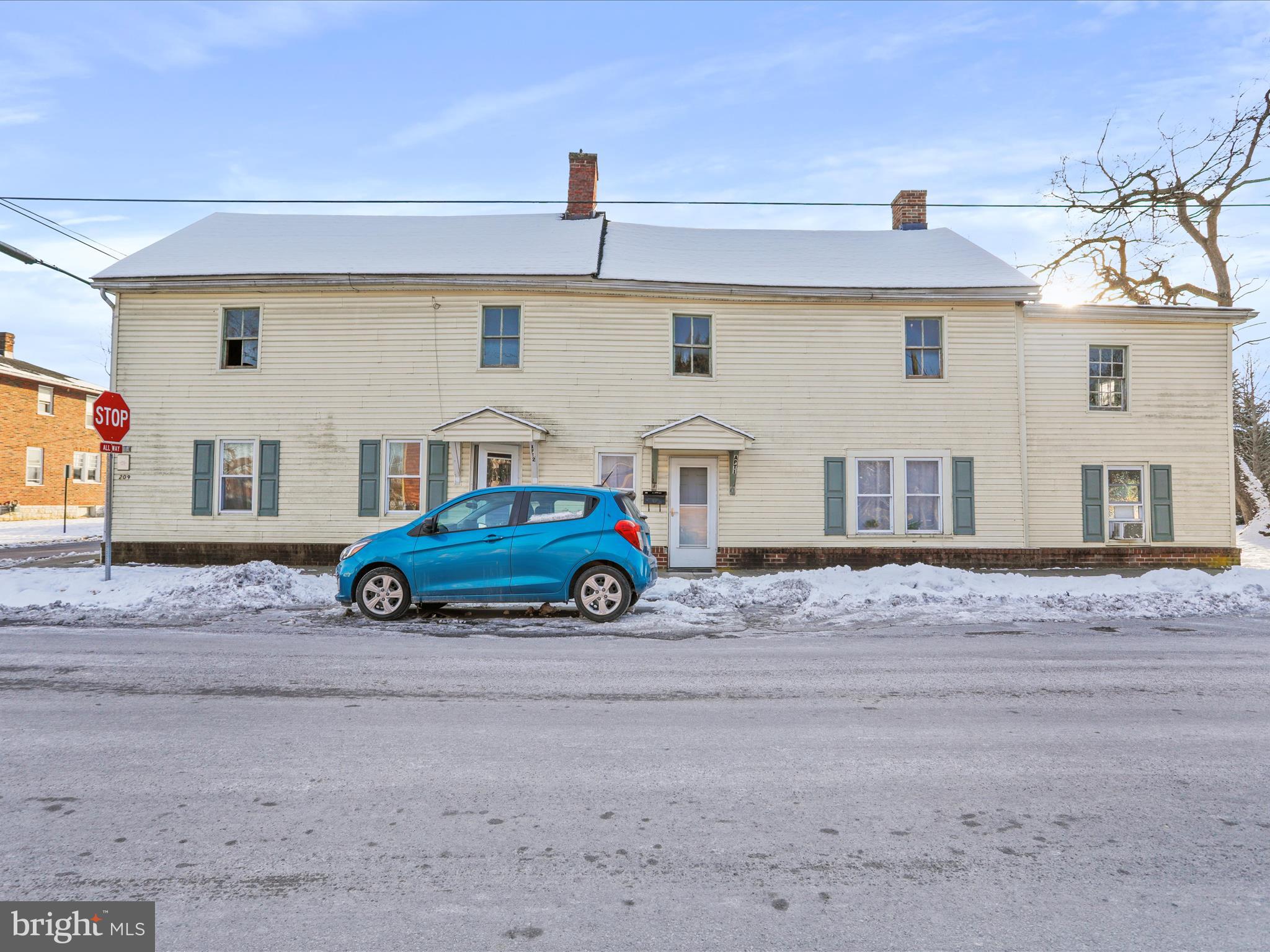 209 W QUEEN STREET