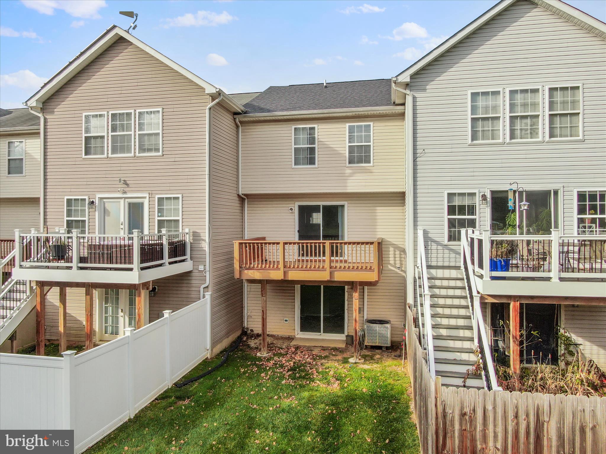 WHISPERING RIDGE - Residential