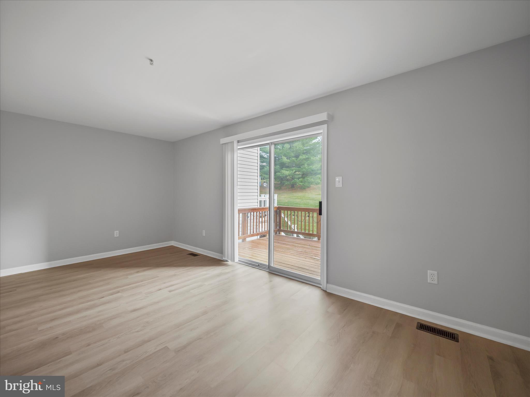 WHISPERING RIDGE - Residential