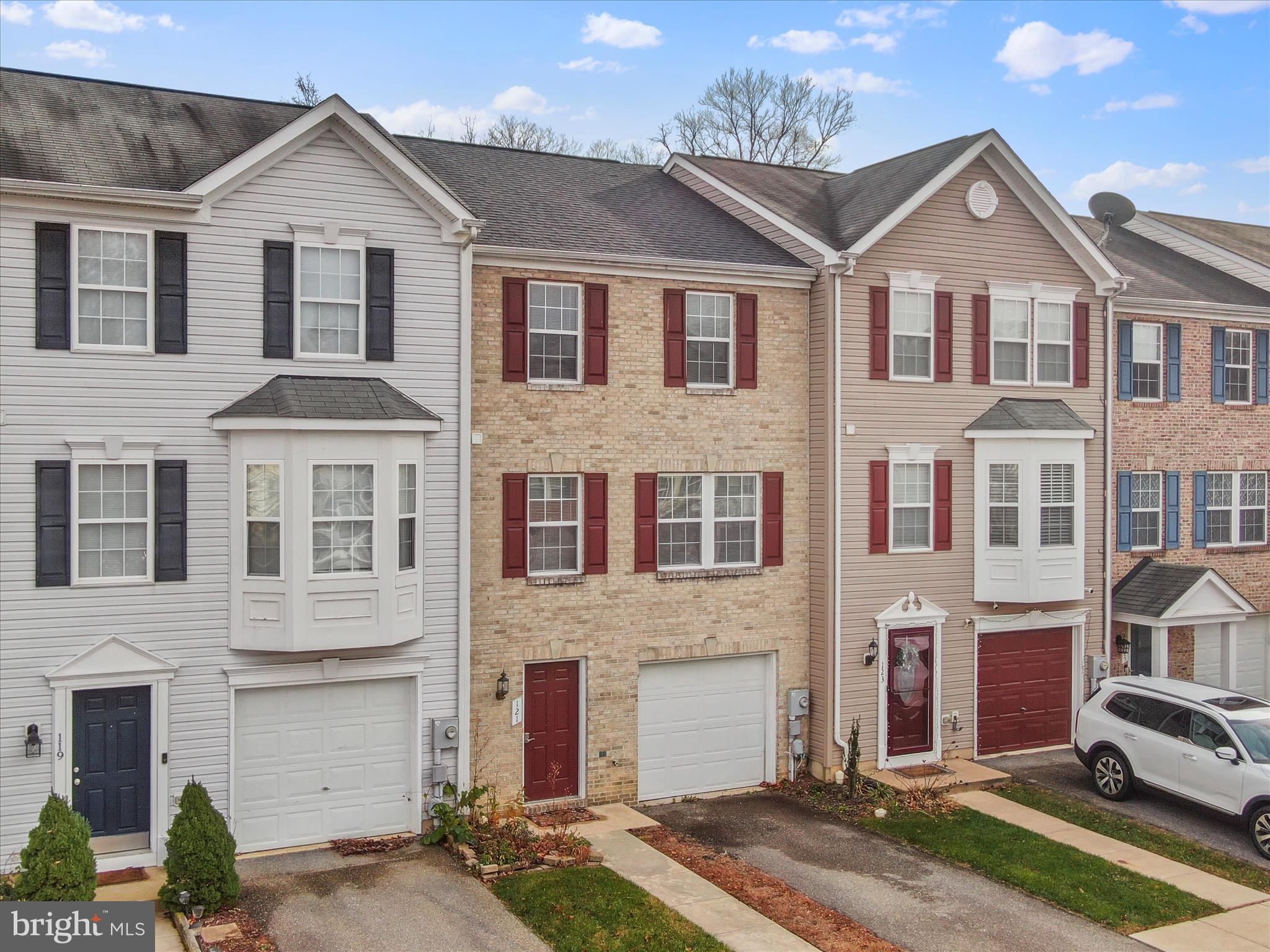 WHISPERING RIDGE - Residential