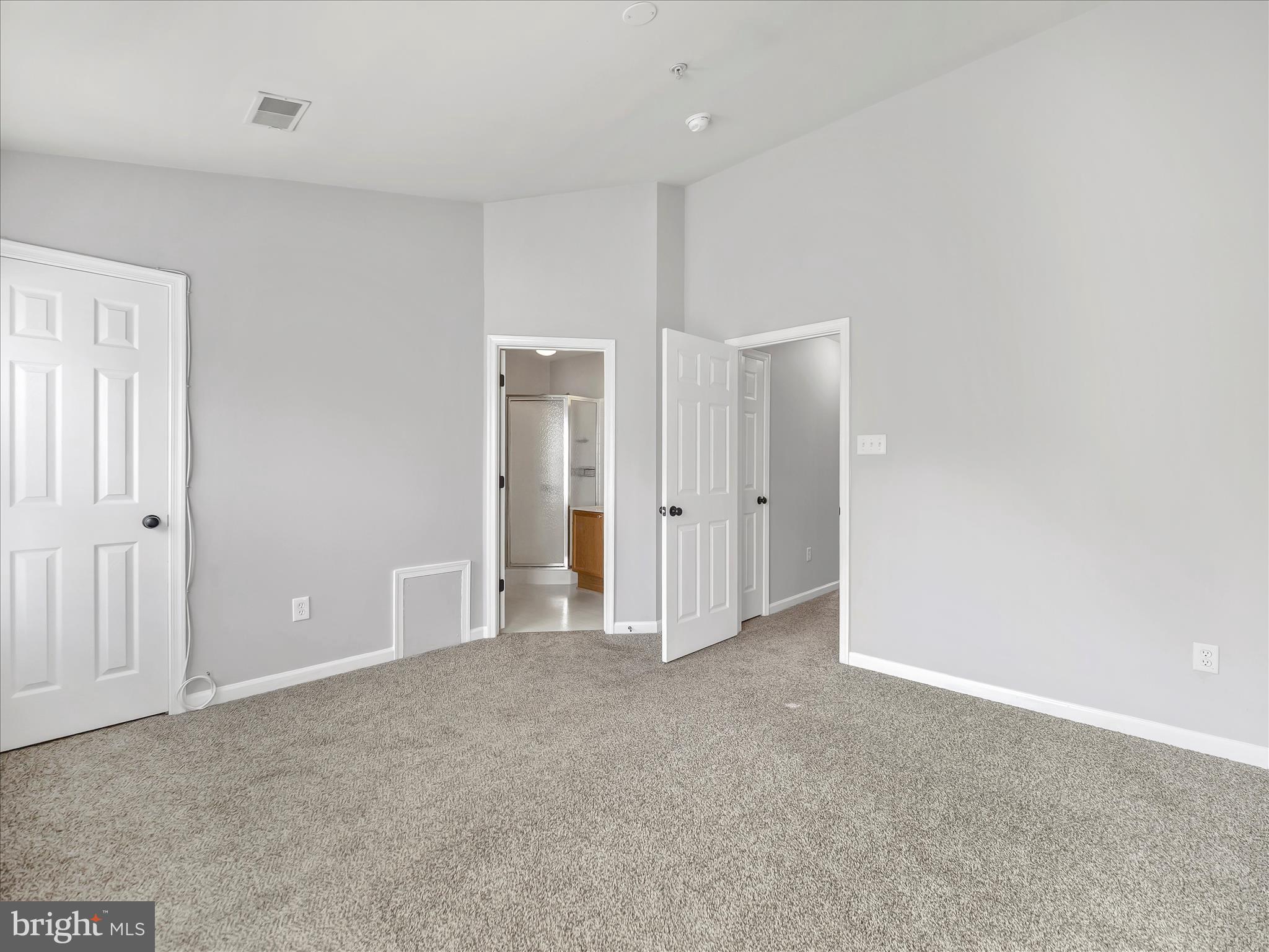 WHISPERING RIDGE - Residential