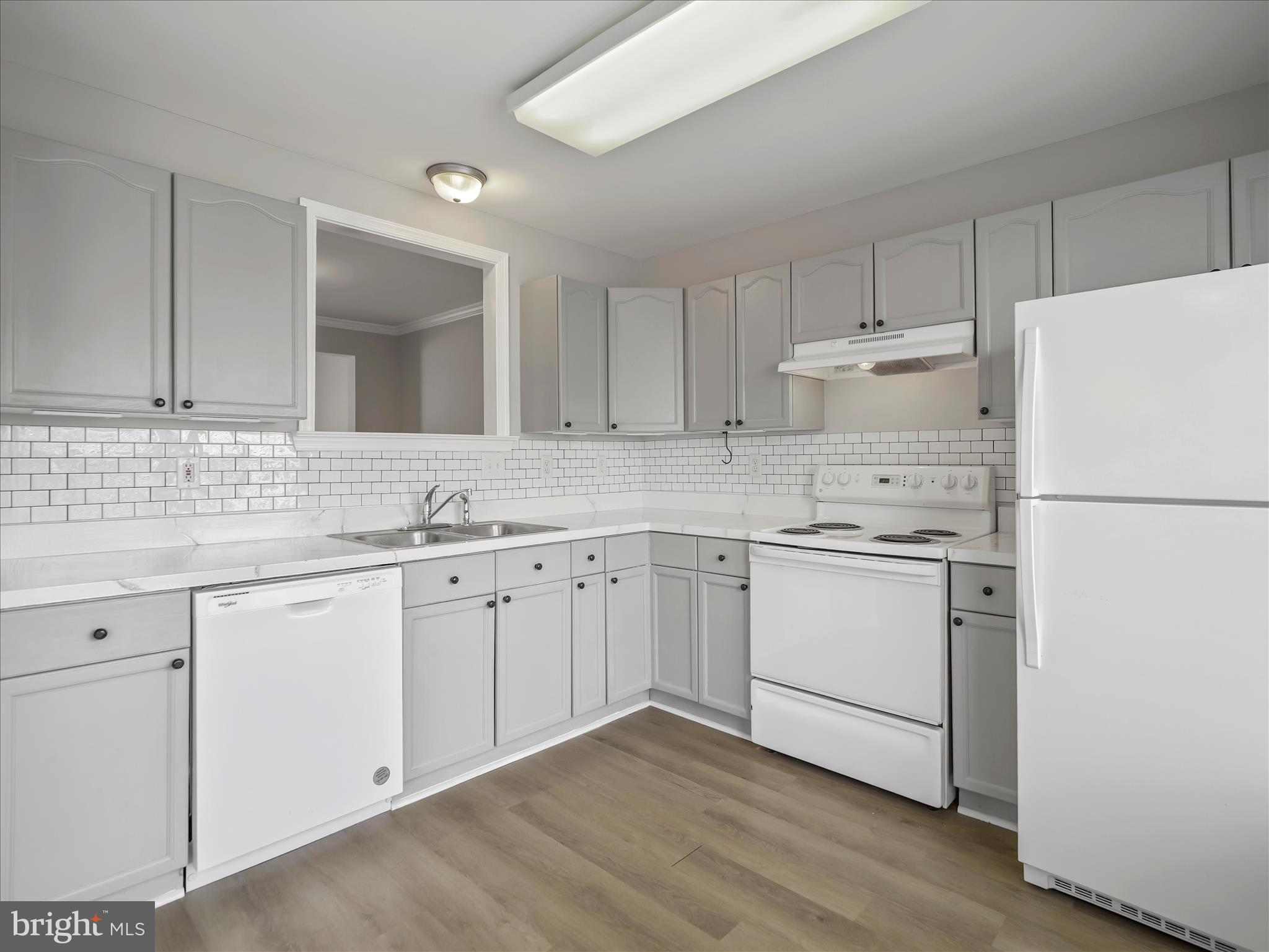 WHISPERING RIDGE - Residential