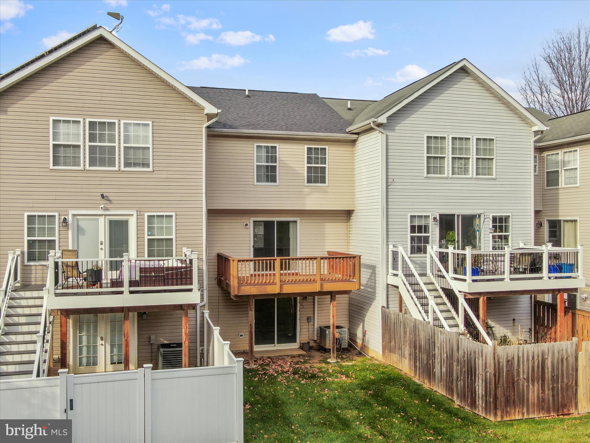 WHISPERING RIDGE - Residential