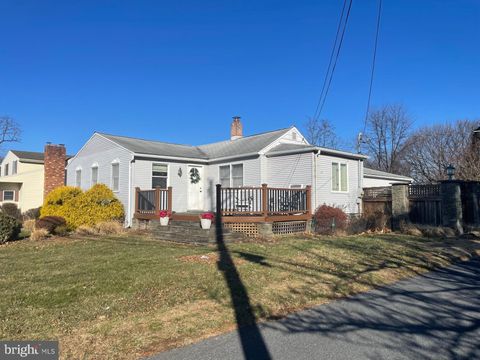 Photo of 29 S Arlene Street, HARRISBURG, PA 17112 (MLS # PADA2052366)
