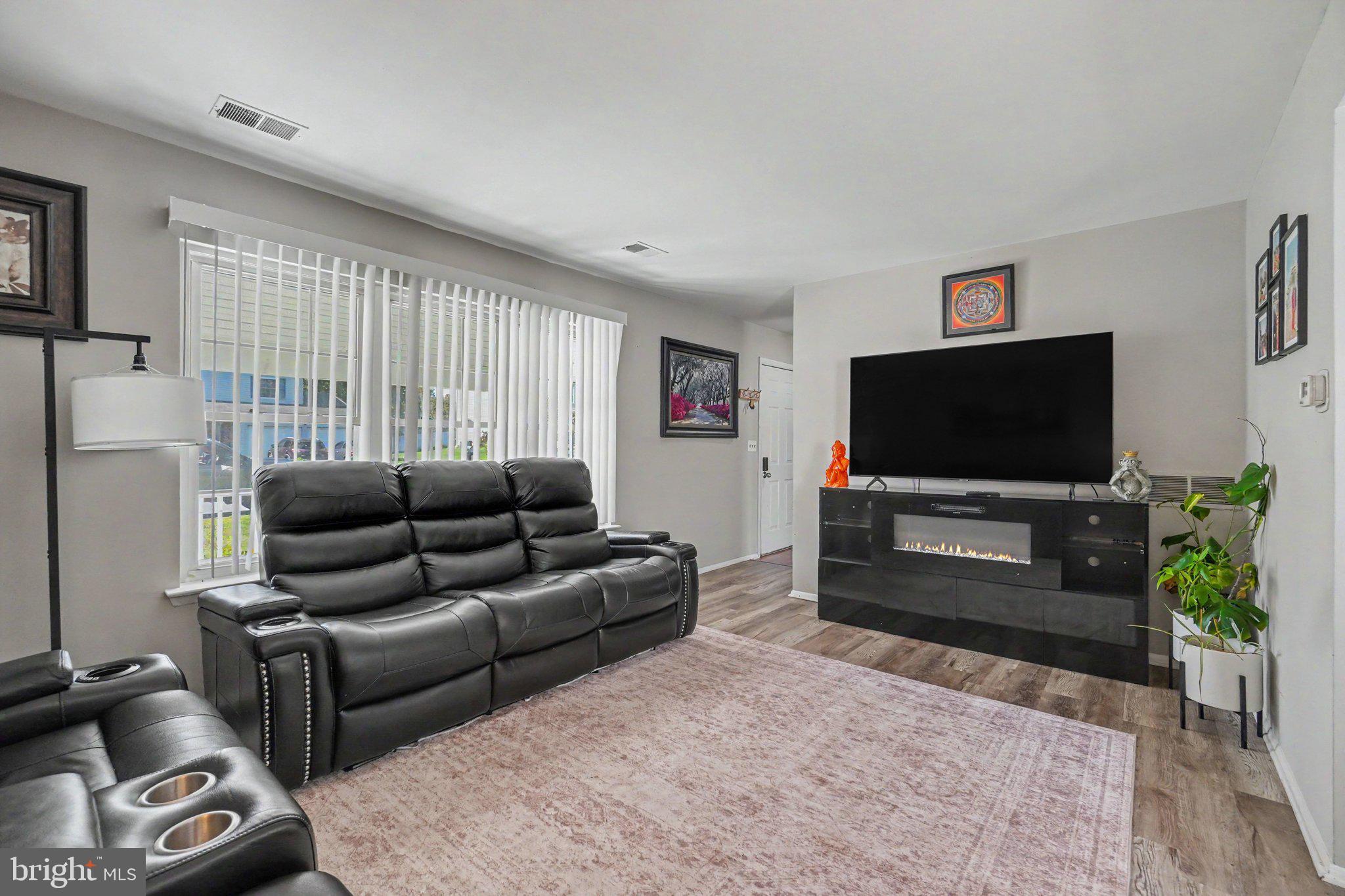 293 SWEETBRIAR DRIVE