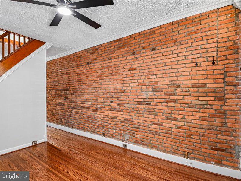 1306 MARSHALL STREET