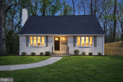Photo of 8441 Thames Street, SPRINGFIELD, VA 22151 (MLS # VAFX2300198)