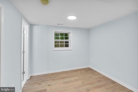 Tiny photo for 8441 Thames Street, SPRINGFIELD, VA 22151 (MLS # VAFX2300198)