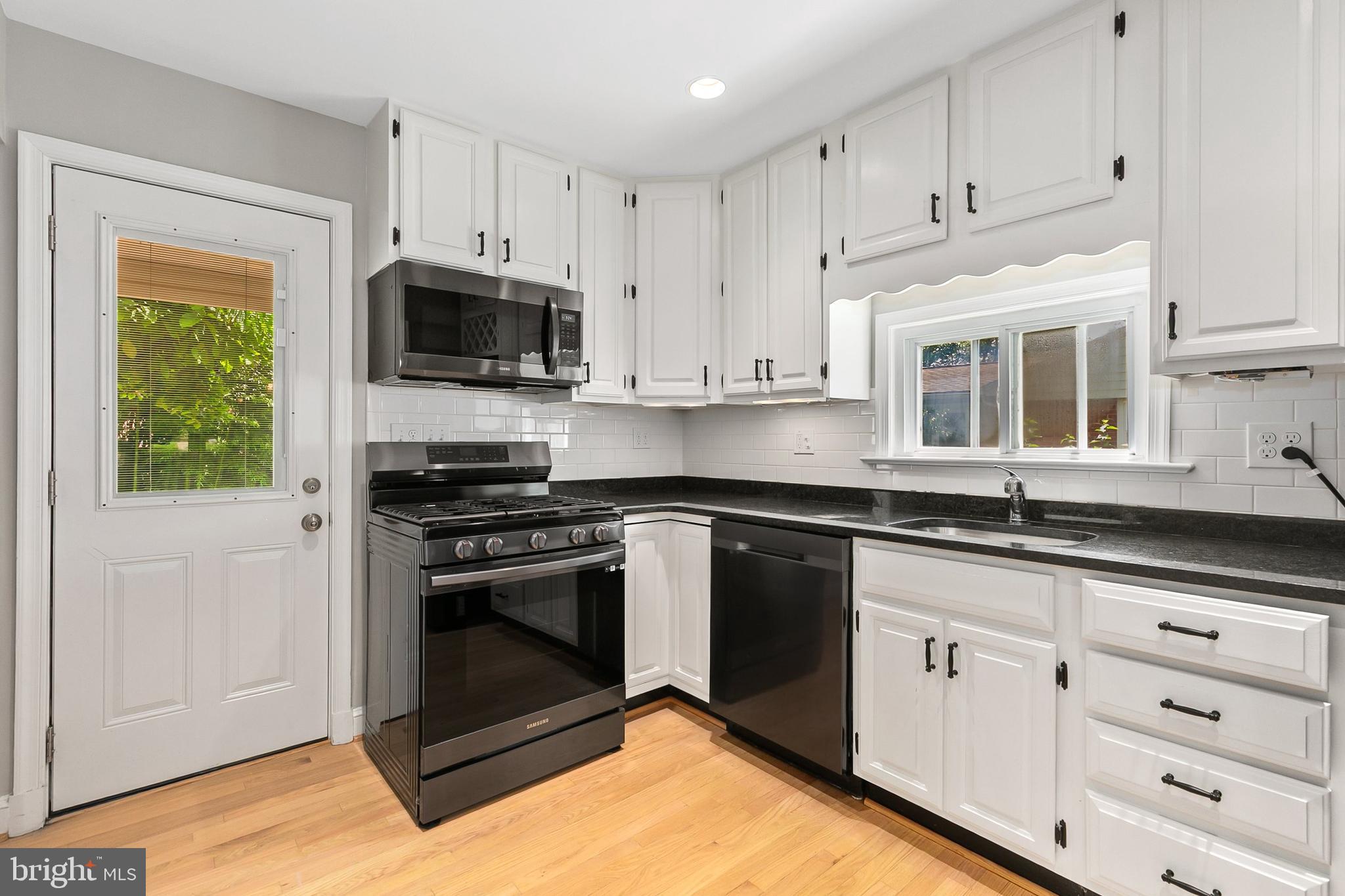 NORTH KENSINGTON - Residential