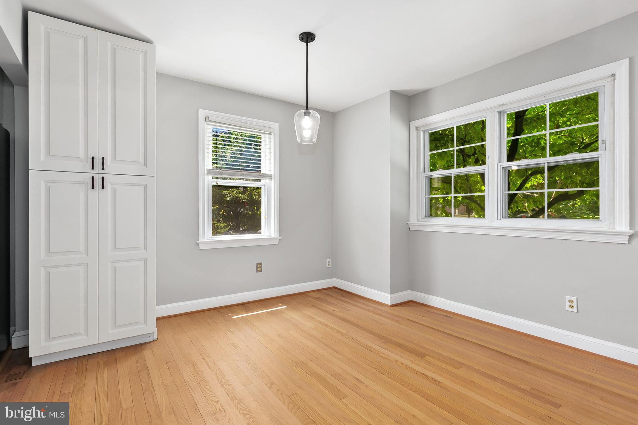 NORTH KENSINGTON - Residential