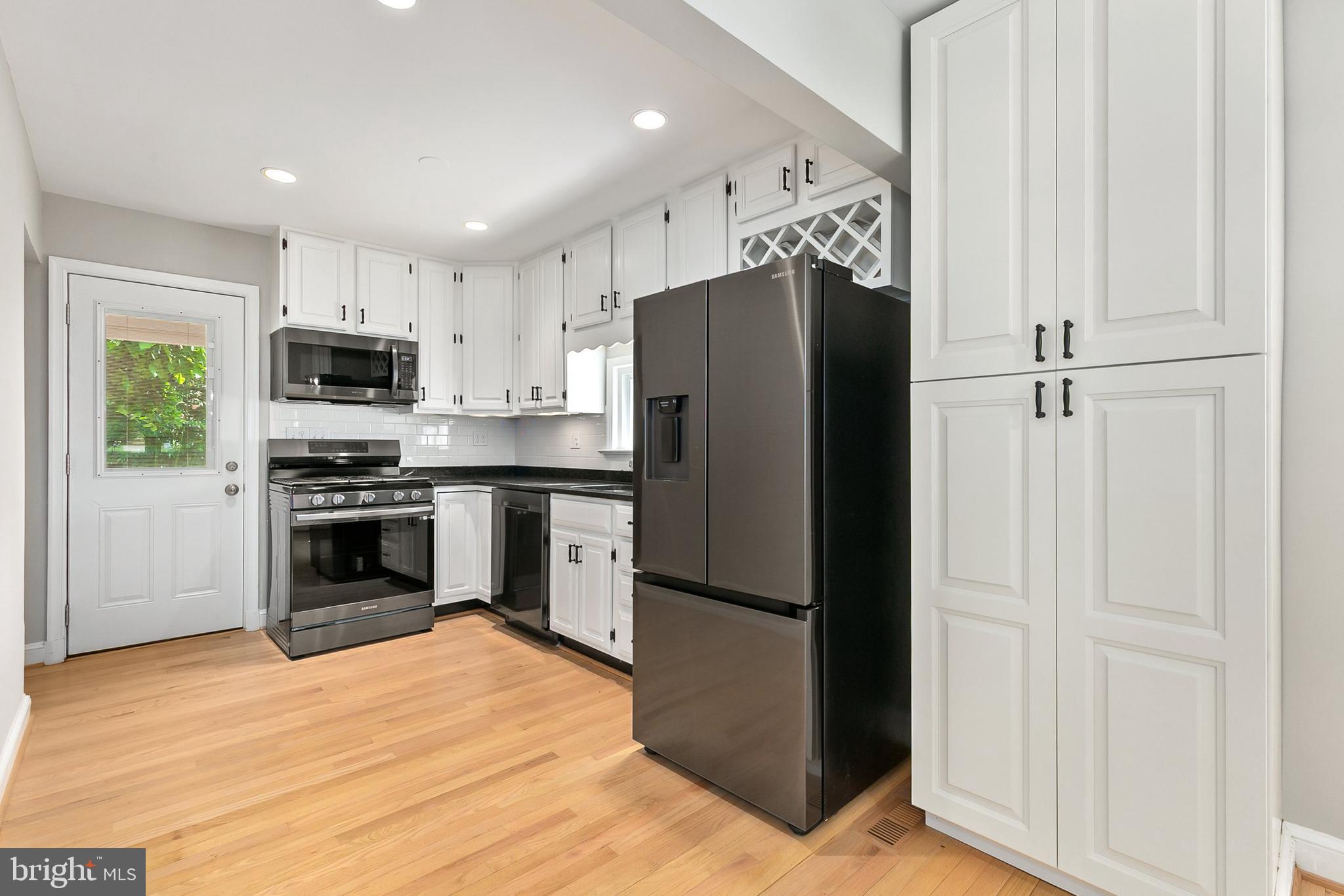 NORTH KENSINGTON - Residential