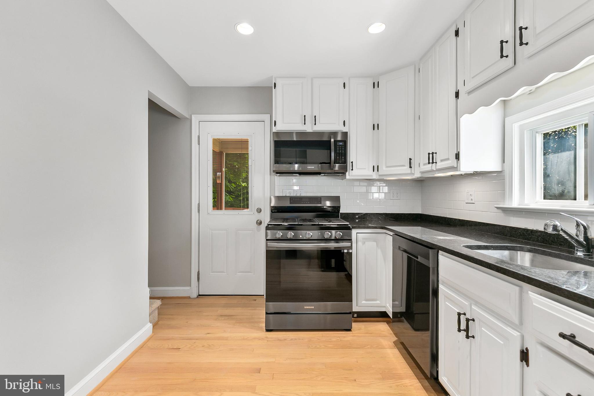 NORTH KENSINGTON - Residential