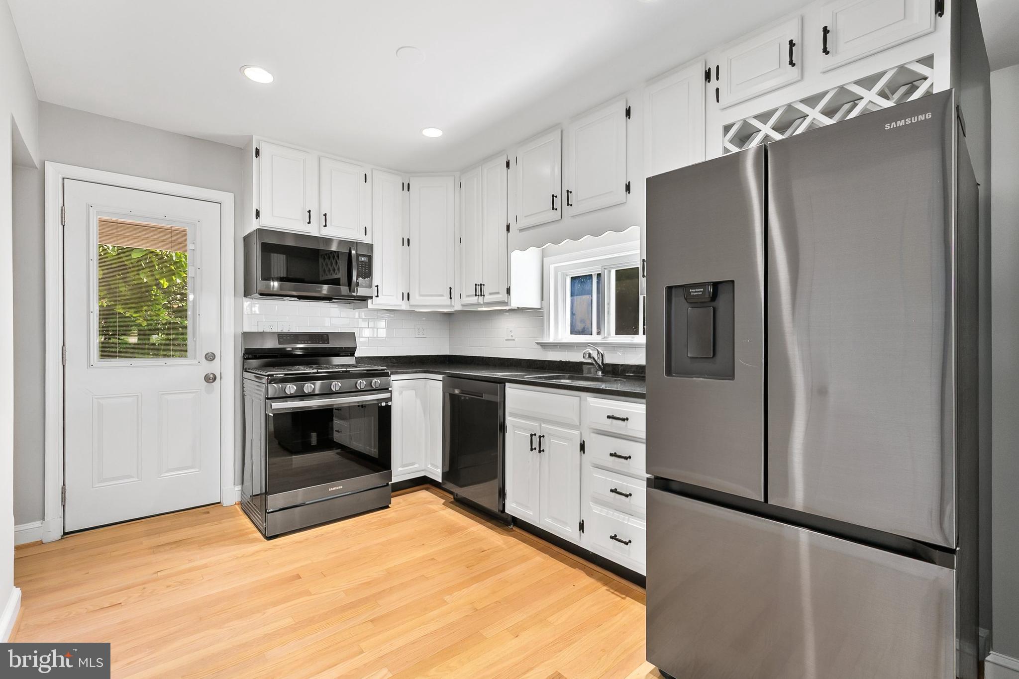 NORTH KENSINGTON - Residential