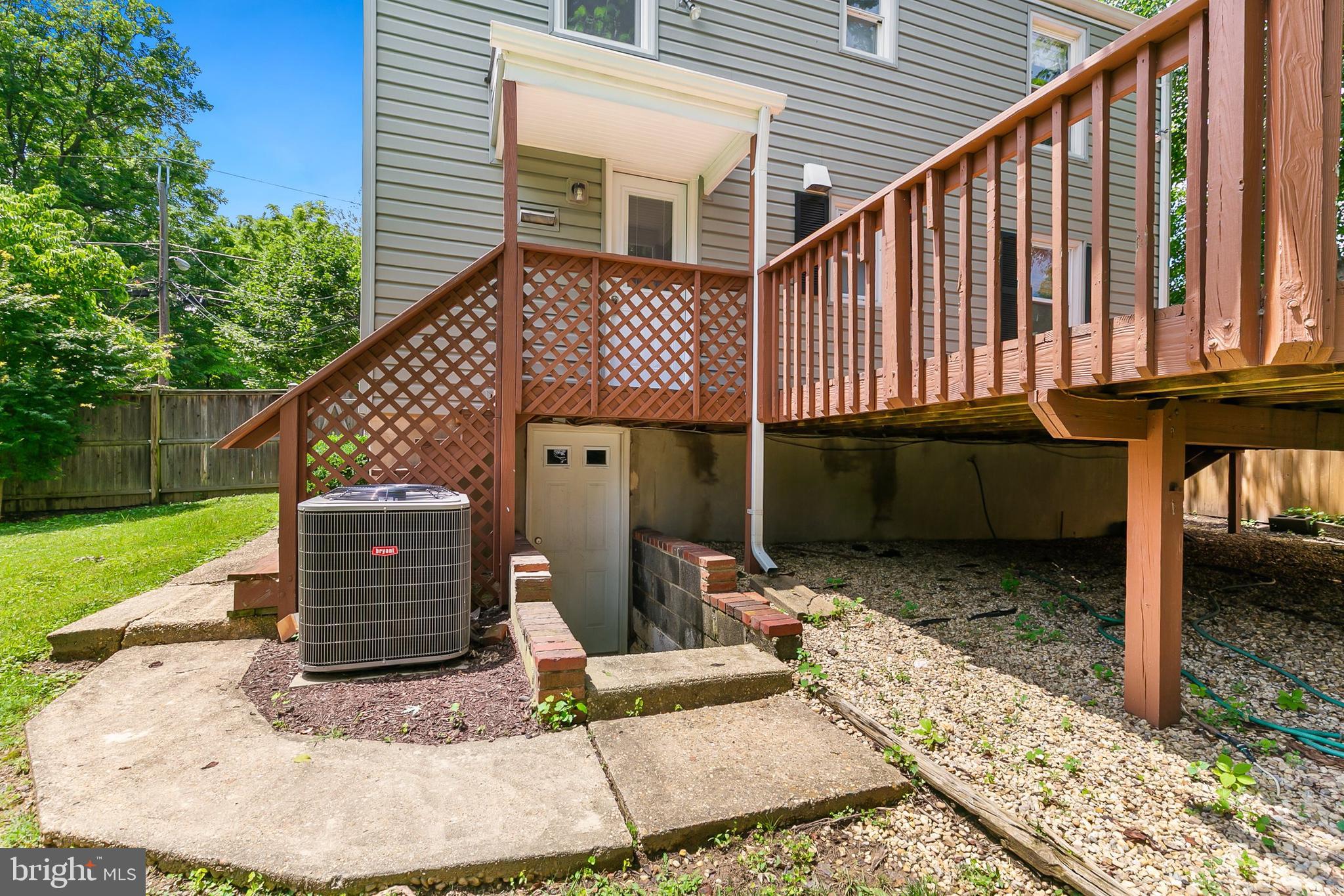 NORTH KENSINGTON - Residential