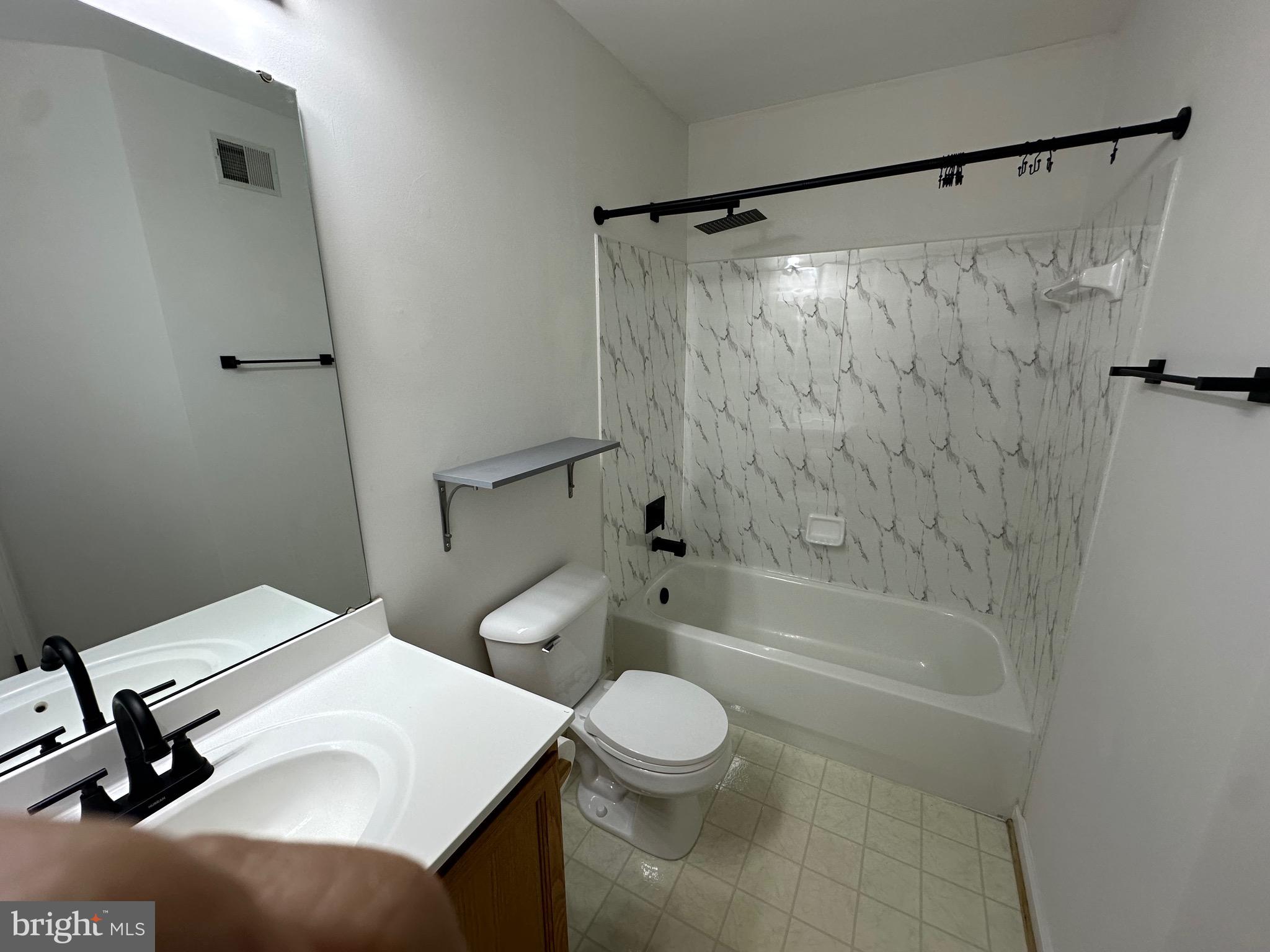 GREENHILL CROSSING - Residential Lease