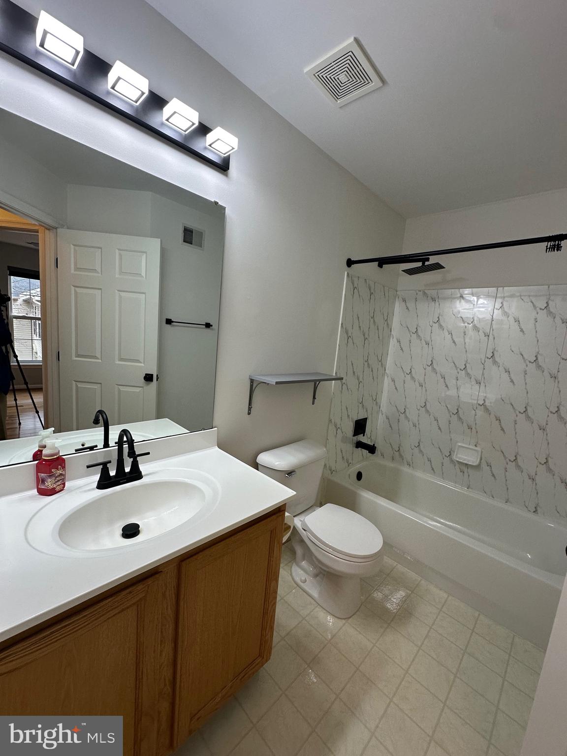 GREENHILL CROSSING - Residential Lease