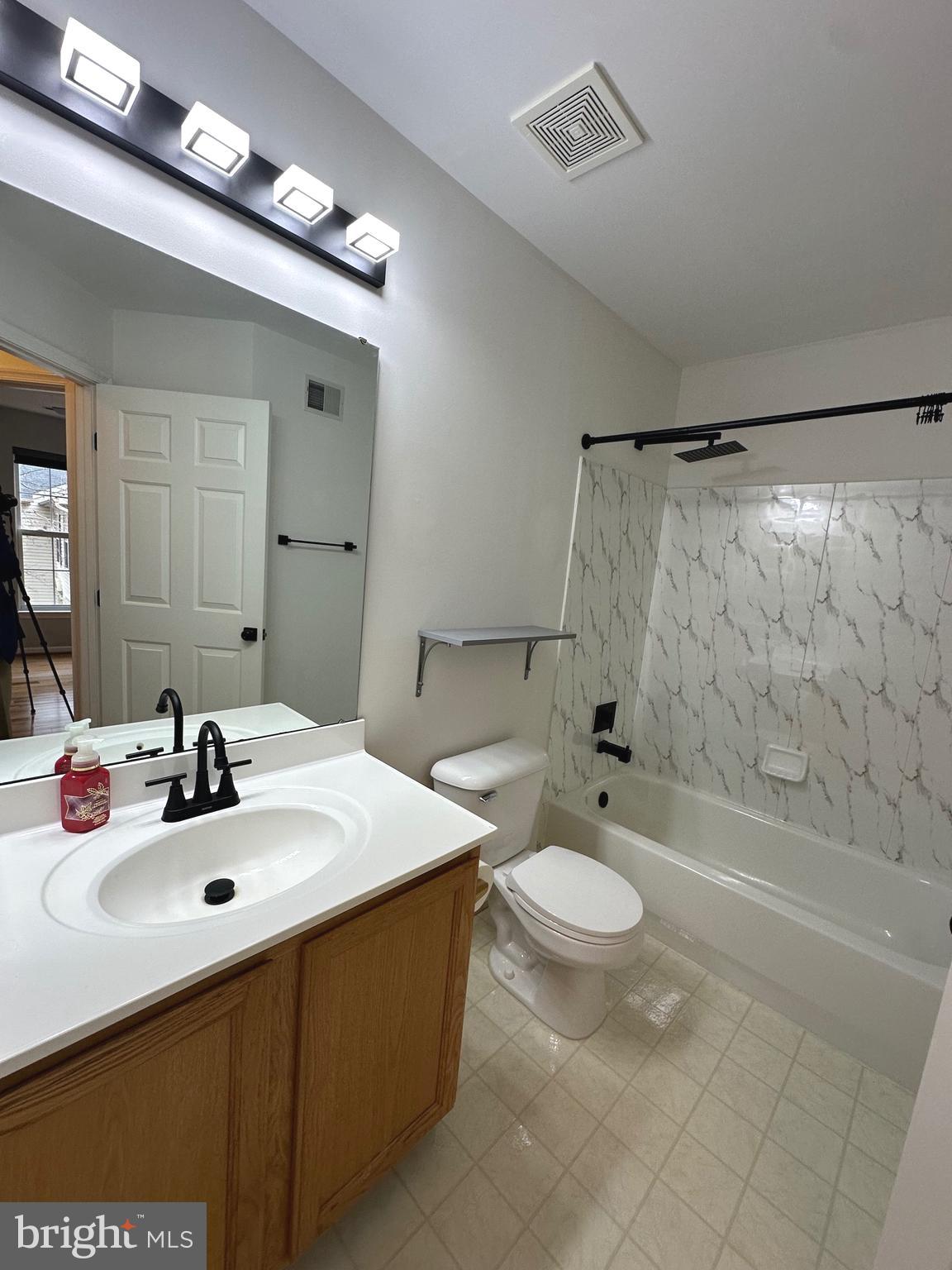 GREENHILL CROSSING - Residential Lease