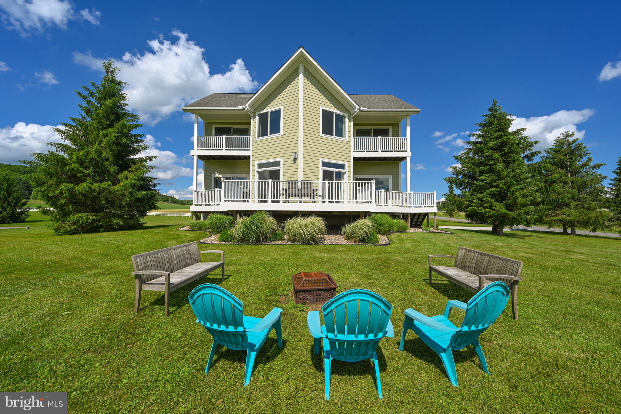 WATERFRONT GREENS - Residential